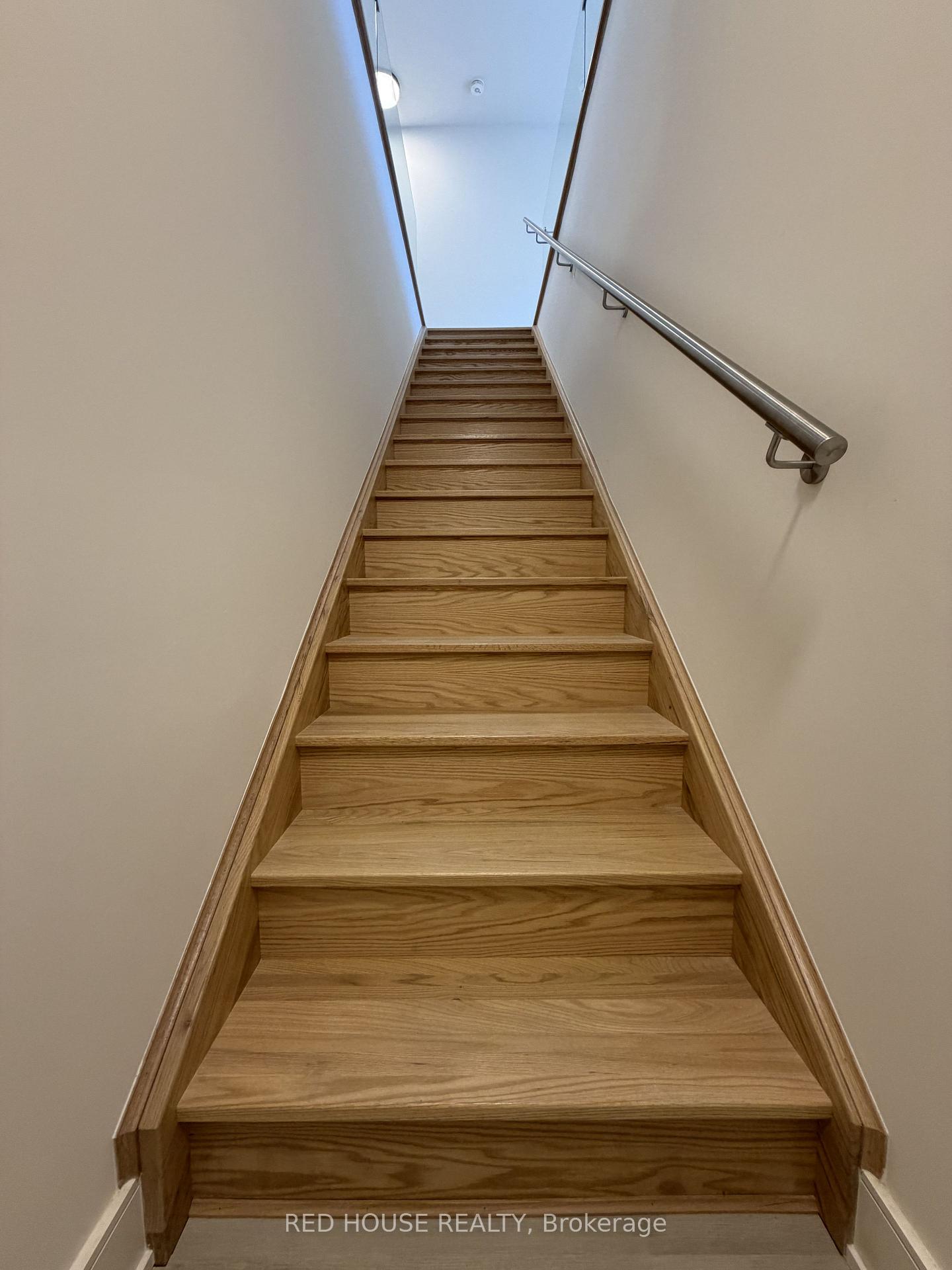 Photo 3 of 252 Ellis Avenue, St. Catharines, Oakdale — HOMEH