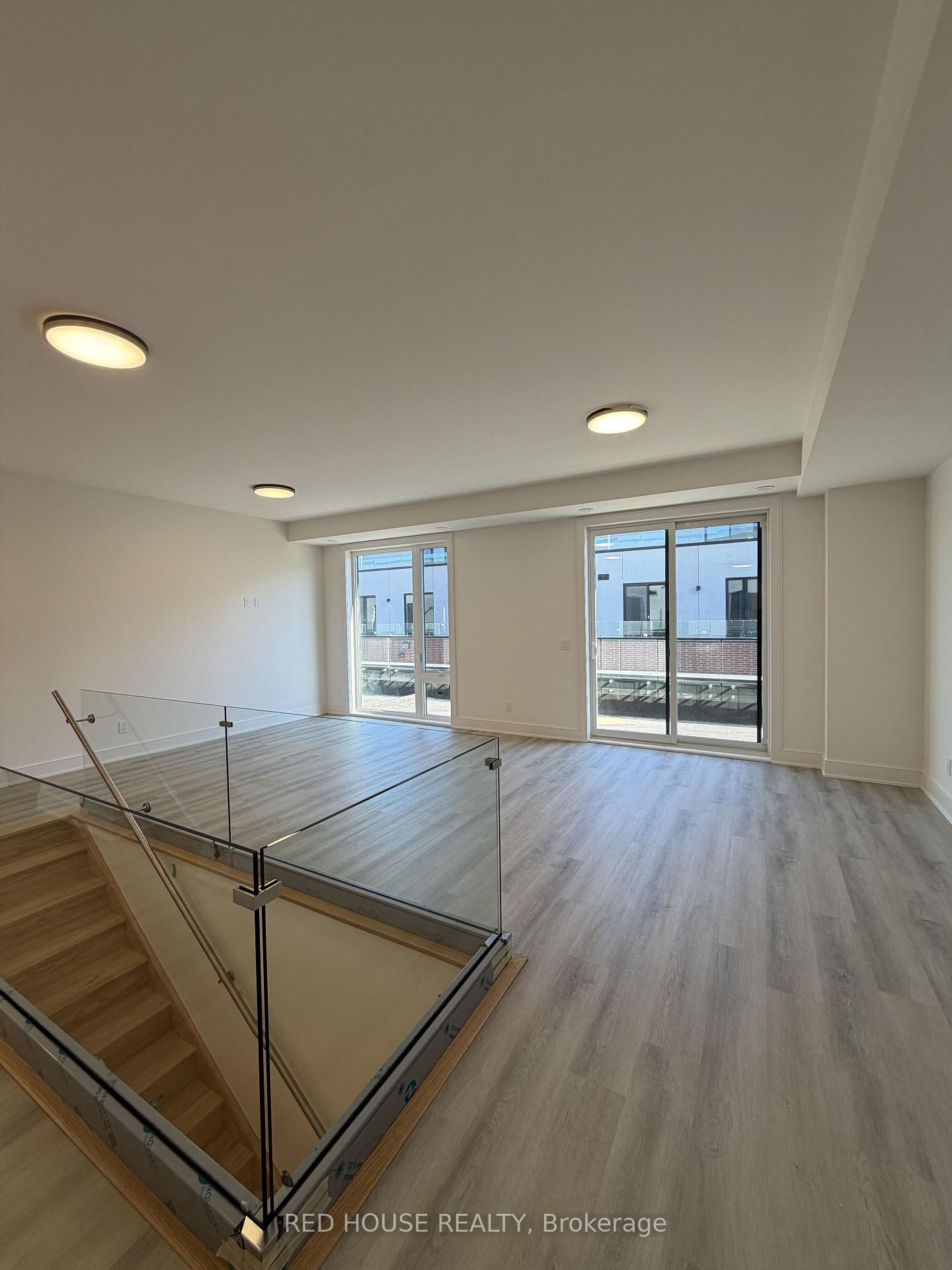 Photo 10 of 252 Ellis Avenue, St. Catharines, Oakdale — HOMEH