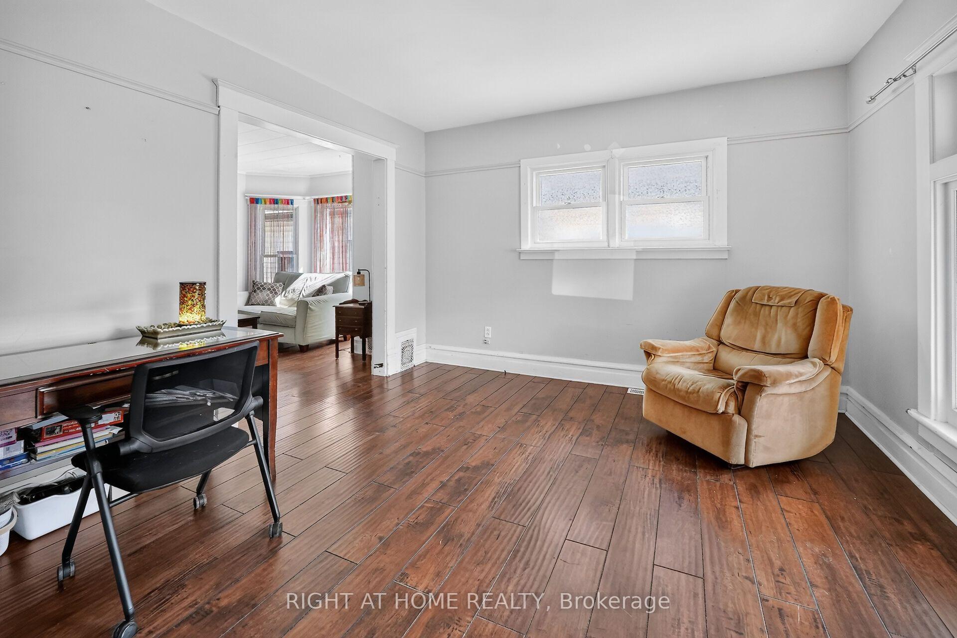Photo 6 of 4919 Huron Street, Niagara Falls, Cherrywood — HOMEH