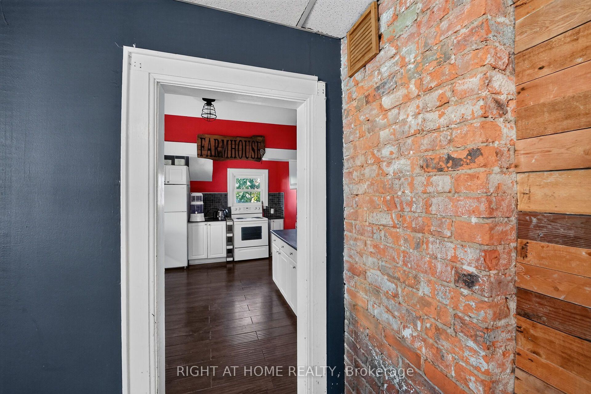 Photo 13 of 4919 Huron Street, Niagara Falls, Cherrywood — HOMEH