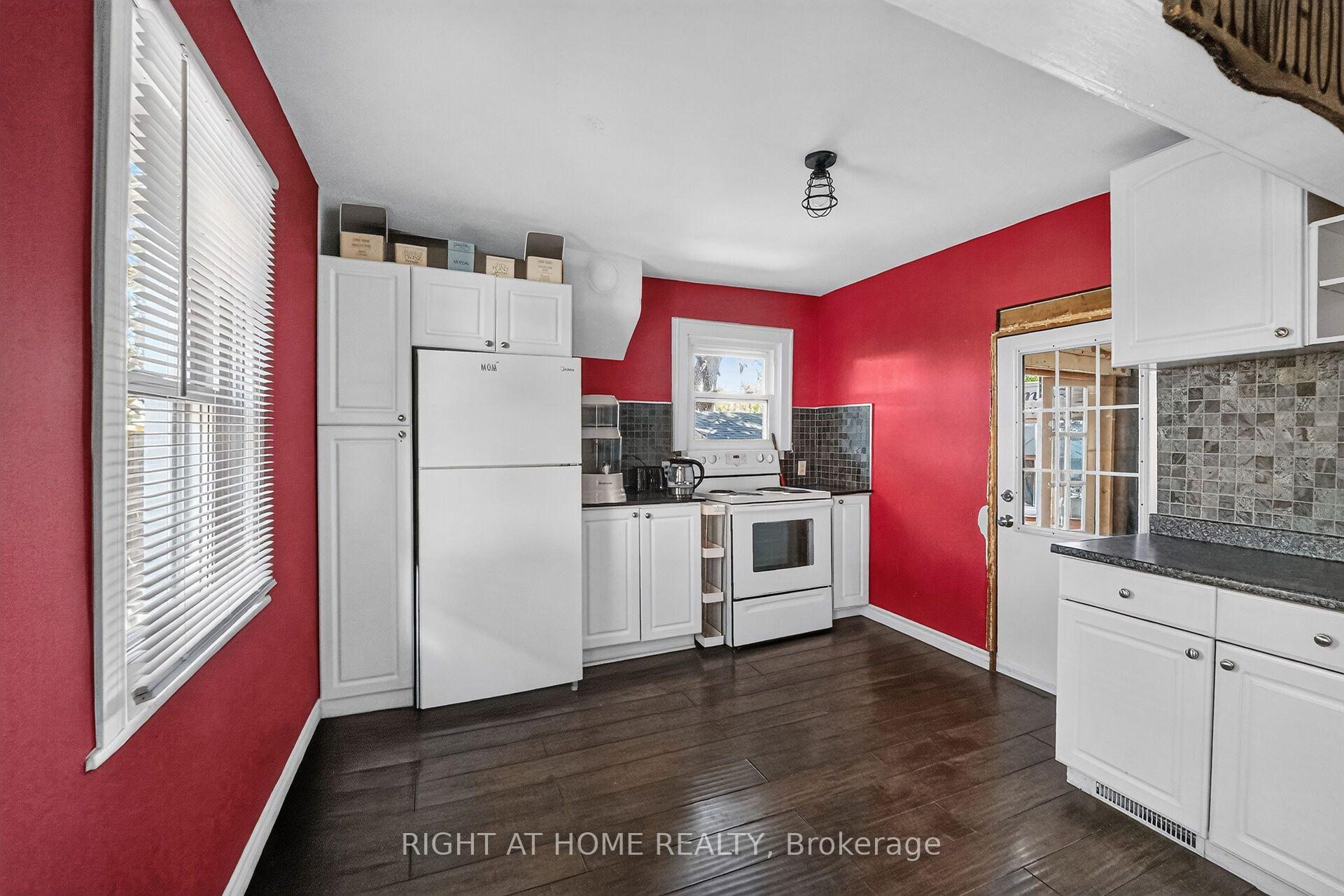 Photo 15 of 4919 Huron Street, Niagara Falls, Cherrywood — HOMEH