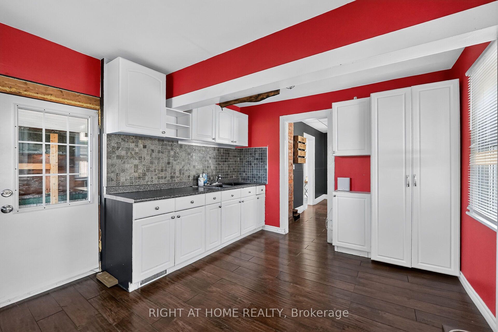 Photo 16 of 4919 Huron Street, Niagara Falls, Cherrywood — HOMEH