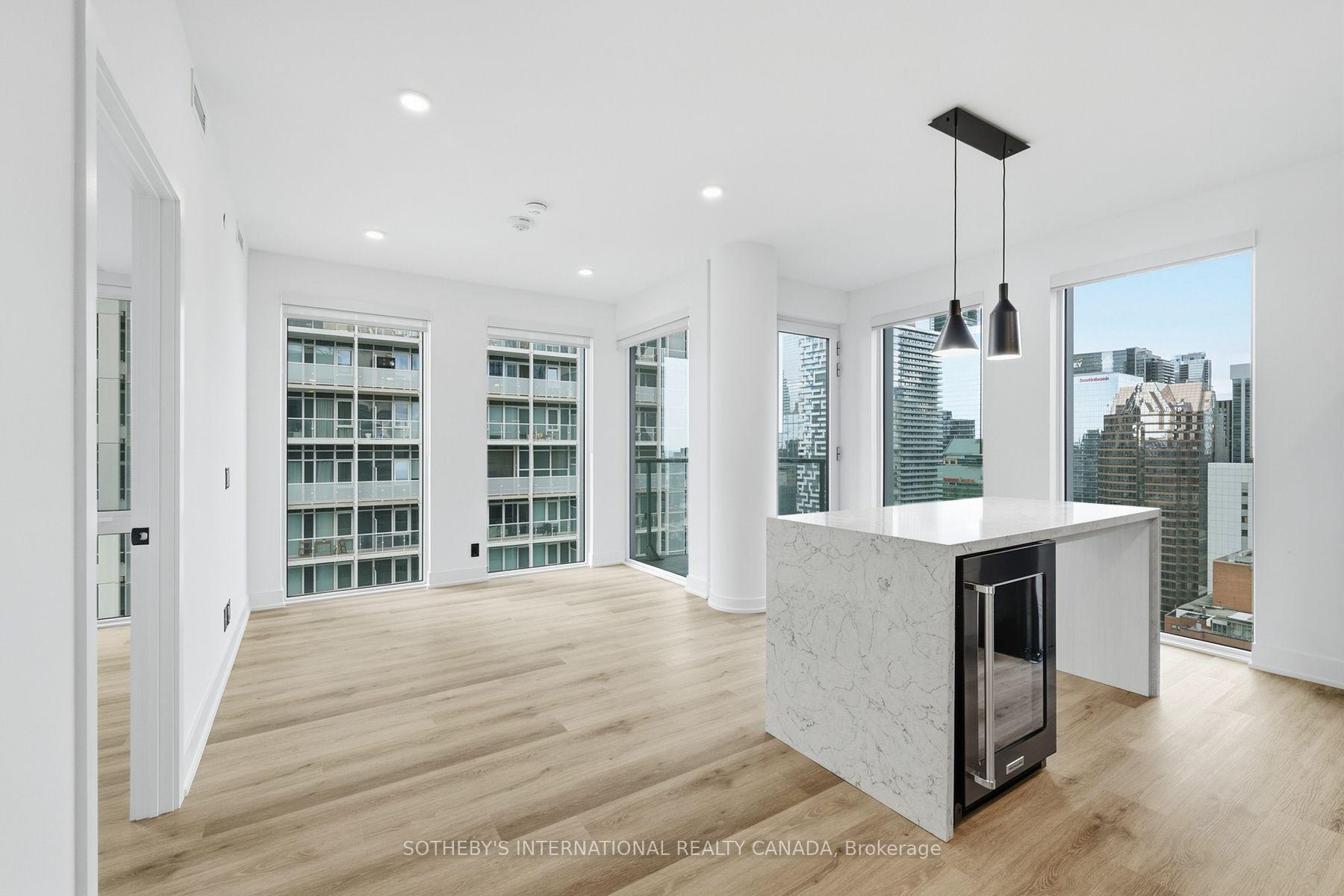 Photo 2 of Unit E2909, 30 Mutual Street, Toronto, Church-Yonge Corridor — HOMEH