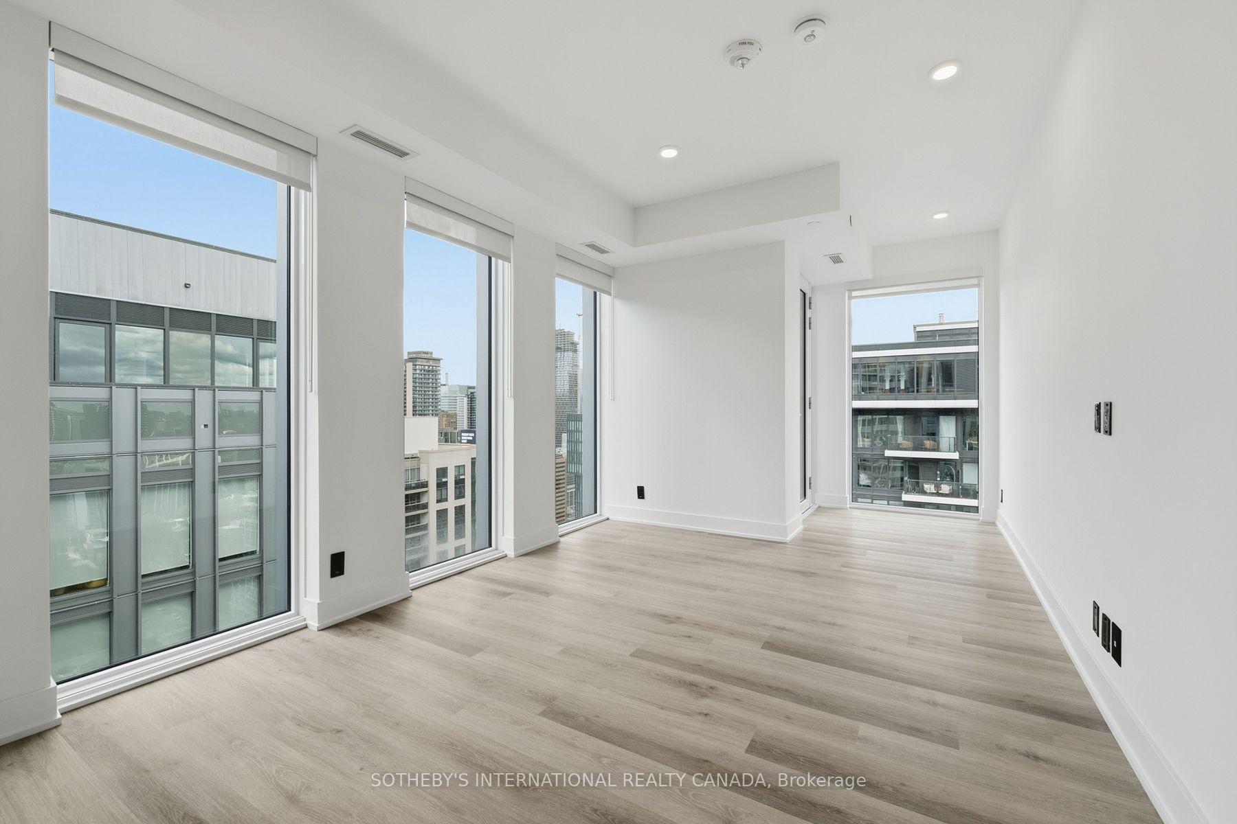 Photo 4 of Unit E3001, 30 Mutual Street, Toronto, Church-Yonge Corridor — HOMEH