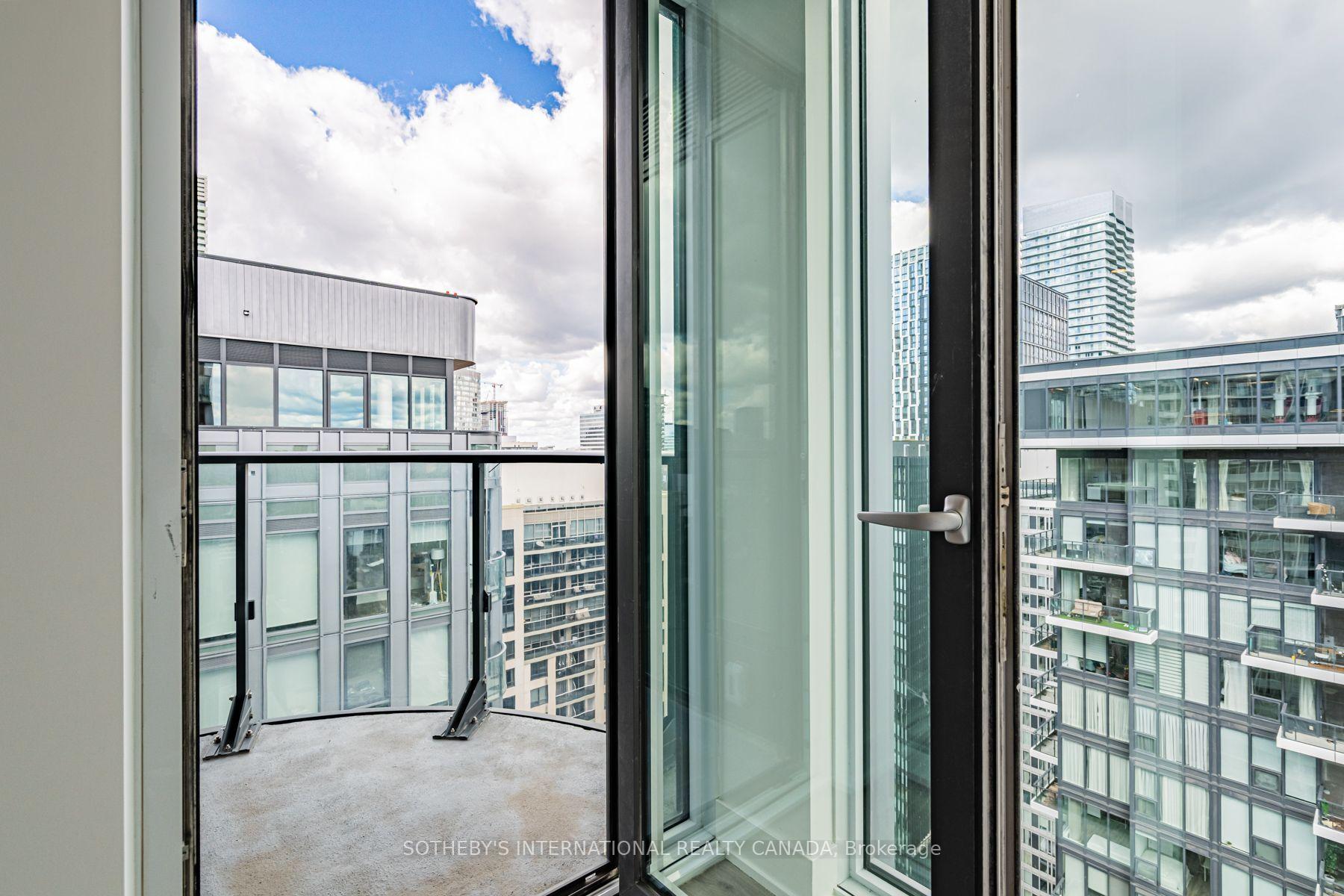 Photo 30 of Unit E3001, 30 Mutual Street, Toronto, Church-Yonge Corridor — HOMEH
