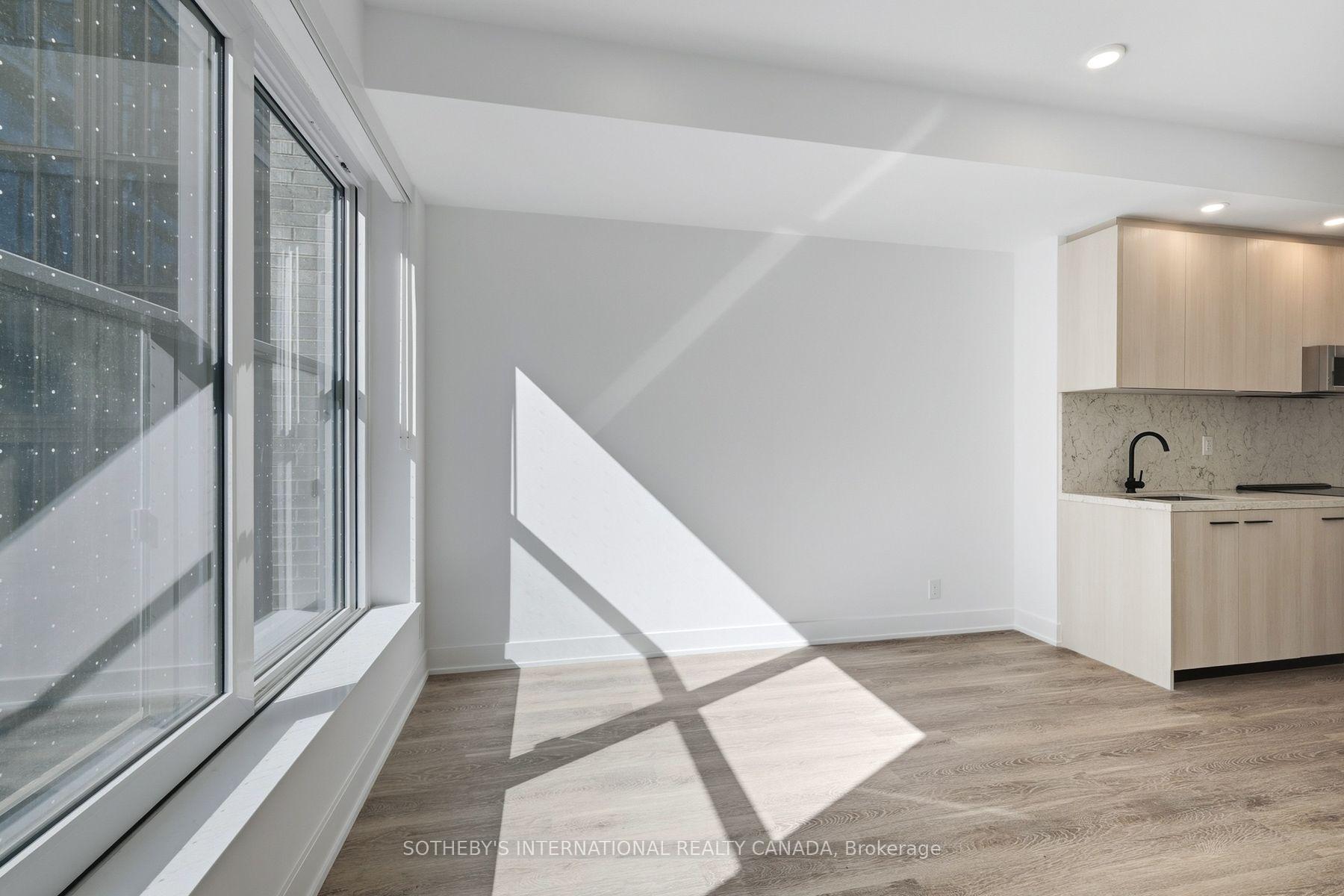 Photo 5 of Unit E1003, 30 Mutual Street, Toronto, Church-Yonge Corridor — HOMEH
