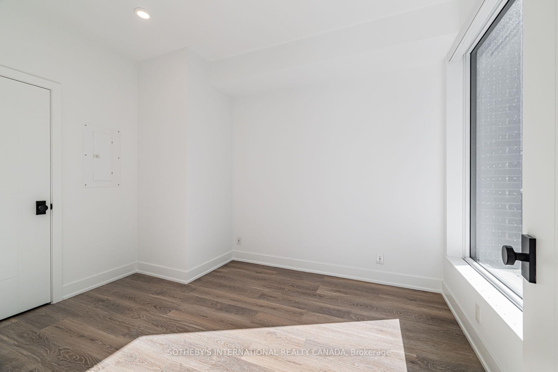 Photo 13 of Unit E1003, 30 Mutual Street, Toronto, Church-Yonge Corridor — HOMEH
