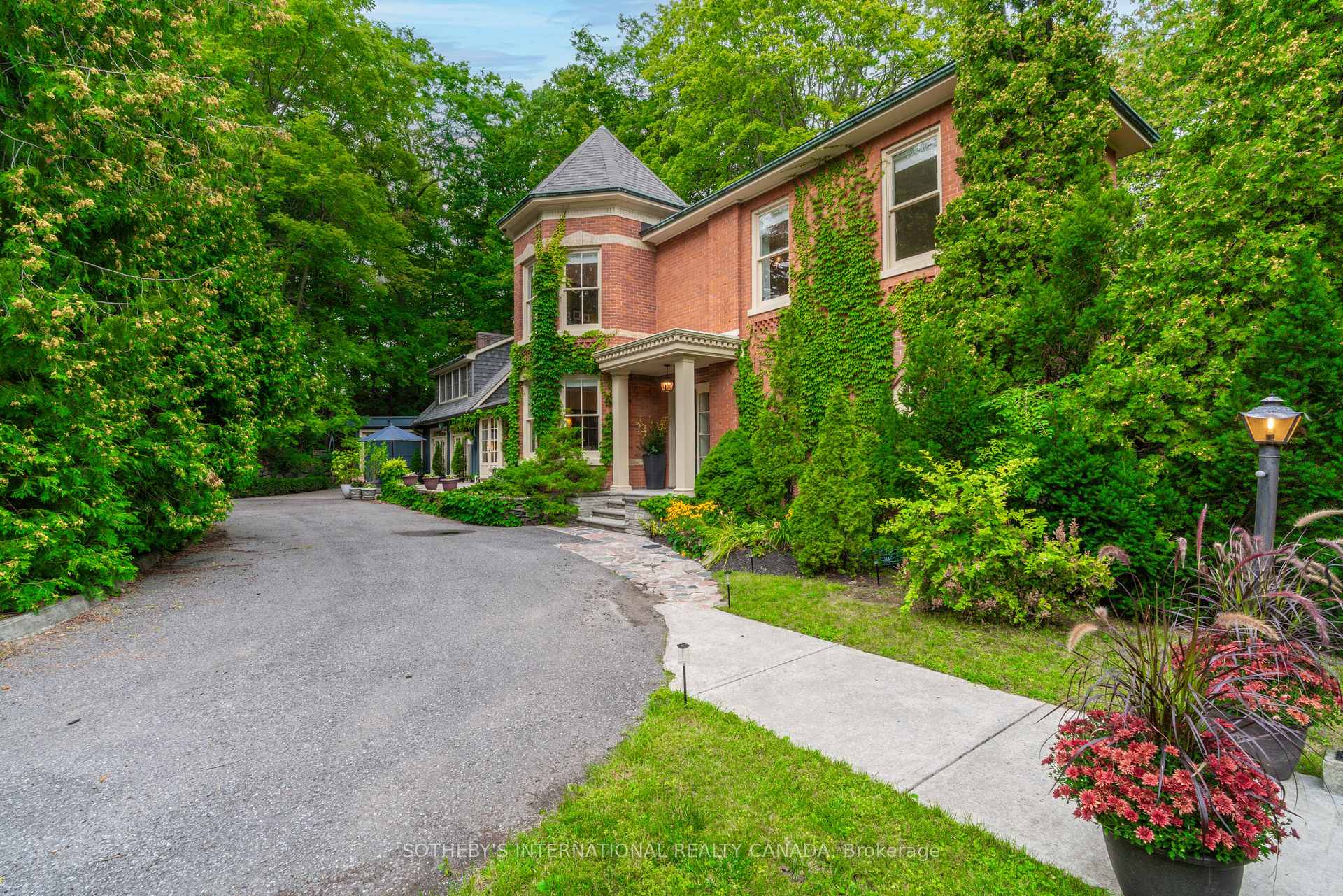 Photo 2 of 92 Augusta Street, Port Hope — HOMEH