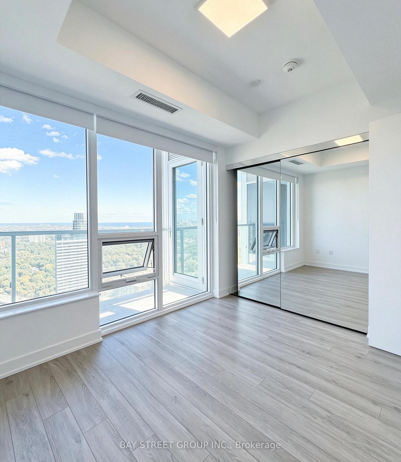 Photo 6 of Unit 4608, 609 Sherbourne Street, Toronto, North St. James Town — HOMEH