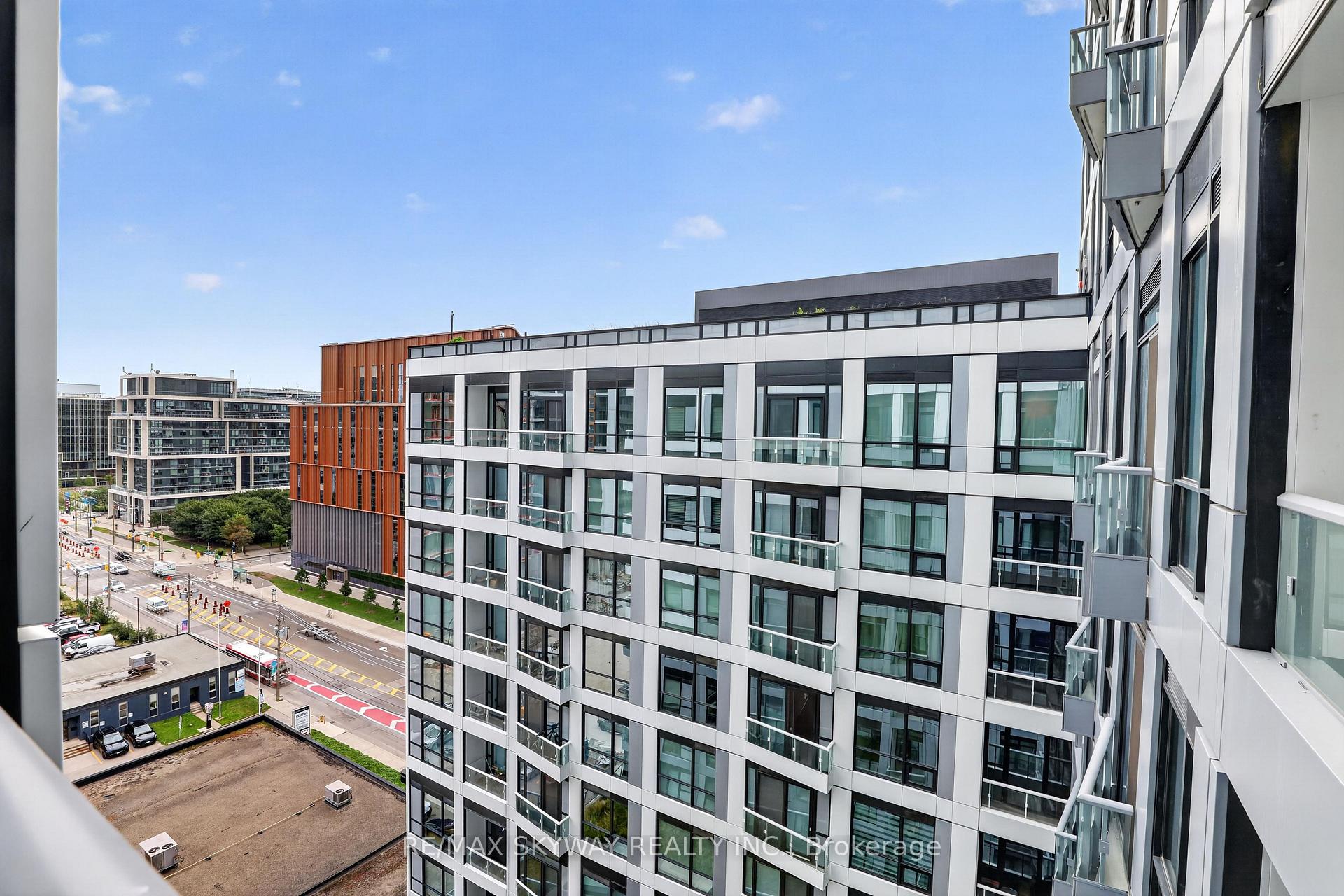 Front of Unit 1109, 15 Richardson Street