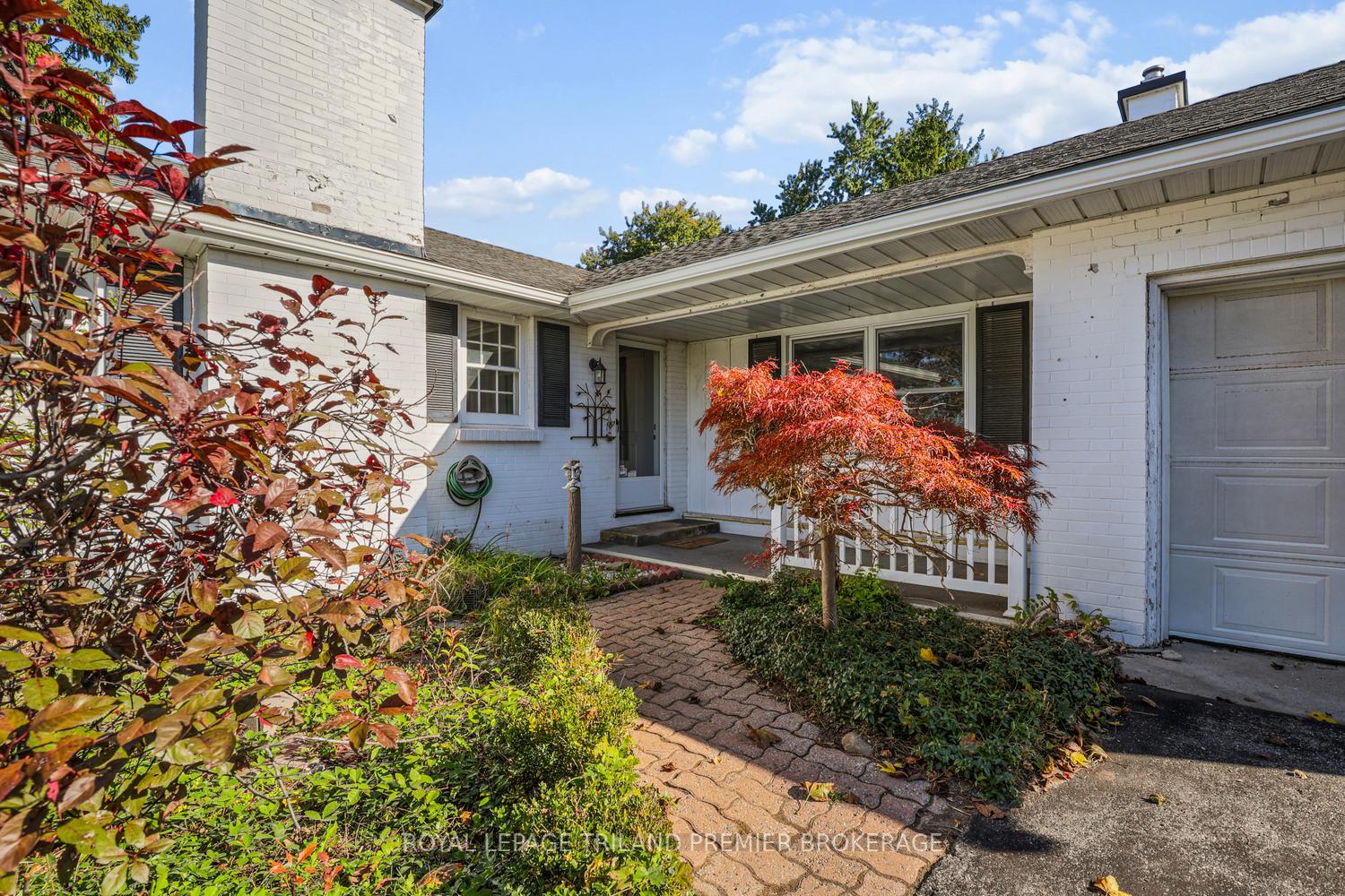 Photo 3 of 669 Sanatorium Road, London, North O — HOMEH
