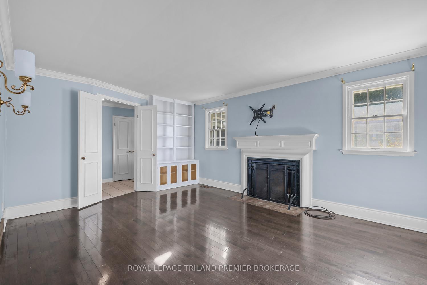 Photo 7 of 669 Sanatorium Road, London, North O — HOMEH