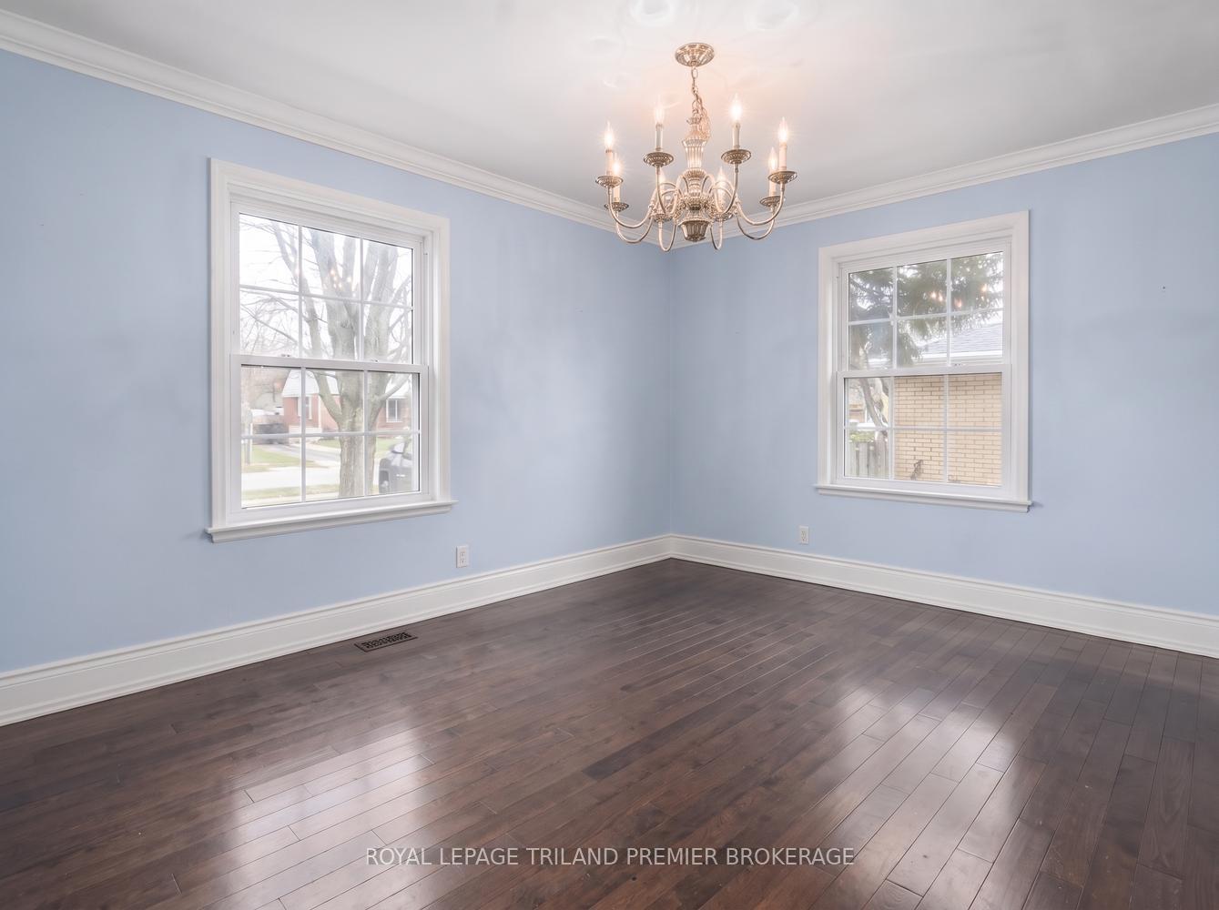 Photo 10 of 669 Sanatorium Road, London, North O — HOMEH