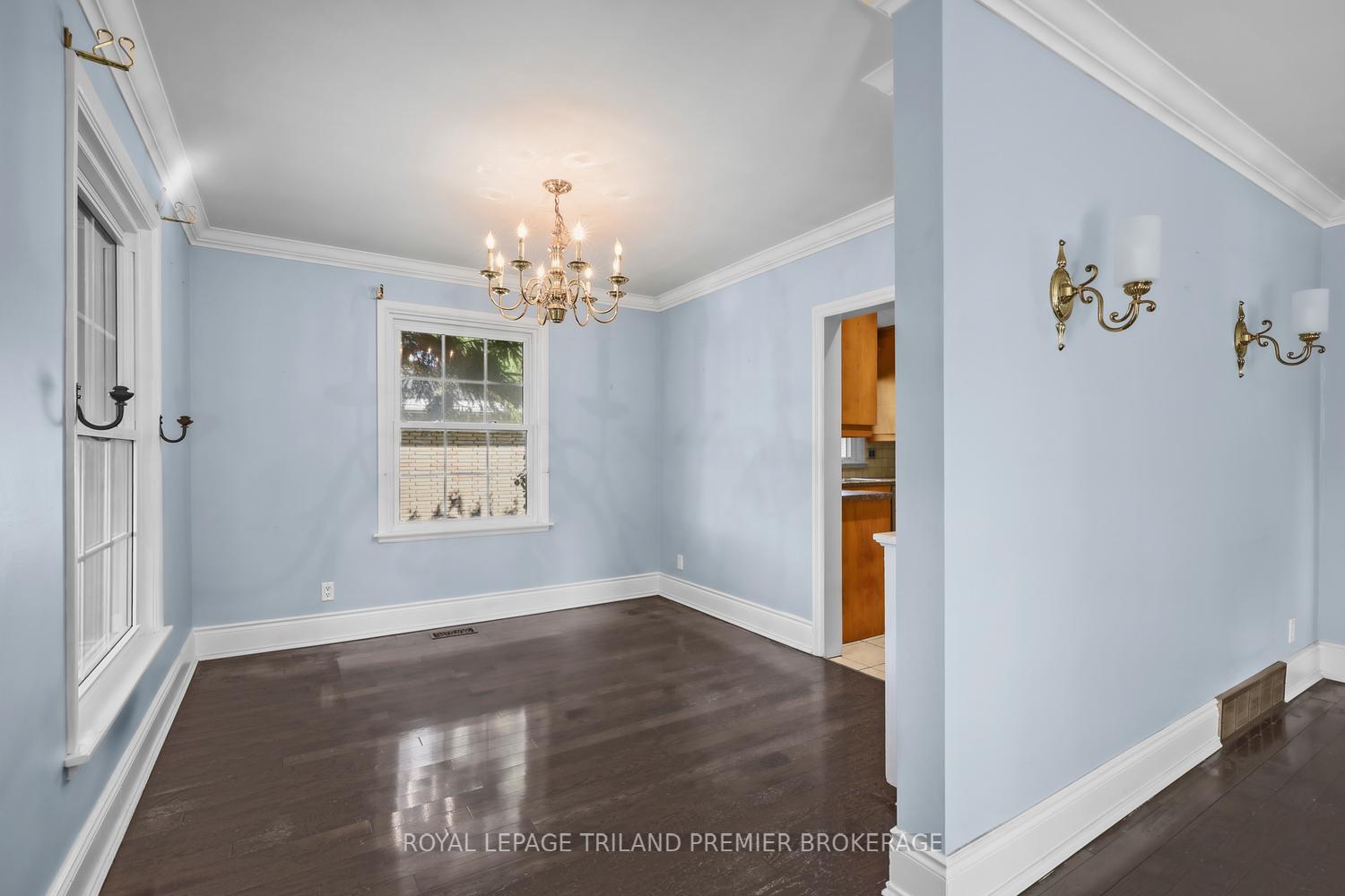 Photo 11 of 669 Sanatorium Road, London, North O — HOMEH