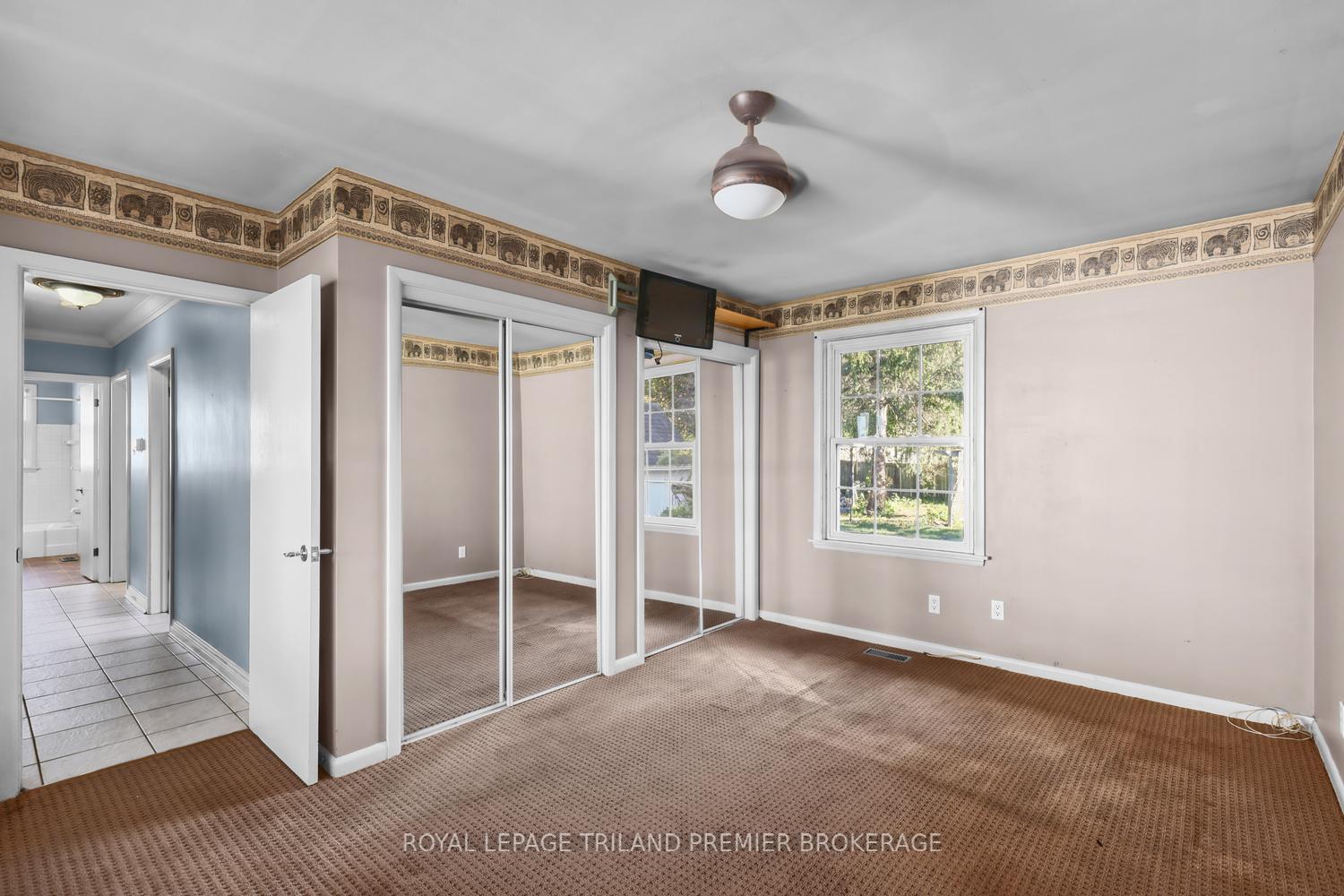 Photo 21 of 669 Sanatorium Road, London, North O — HOMEH