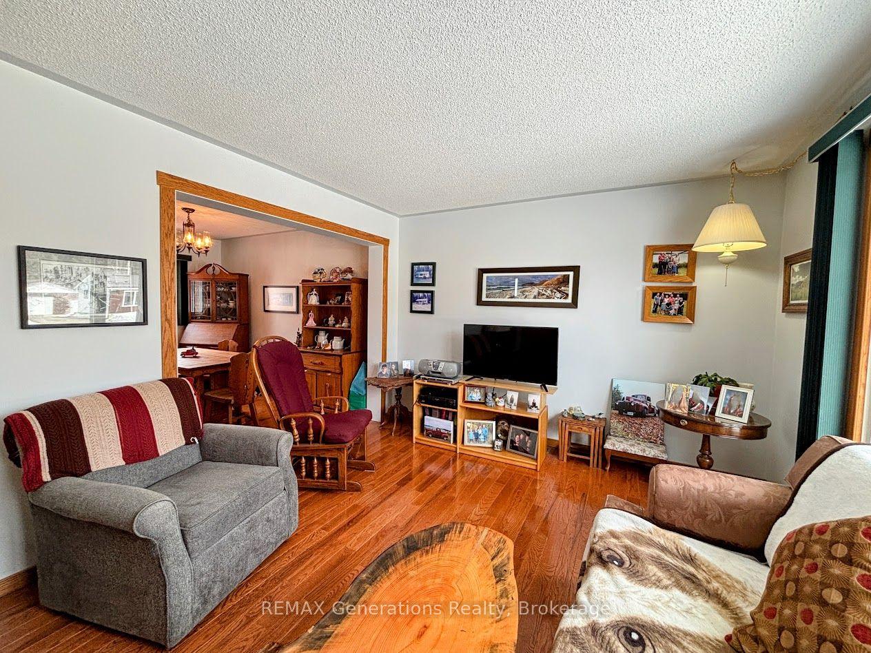 Photo 4 of 14 Lloyd Irwin Street, Marathon — HOMEH