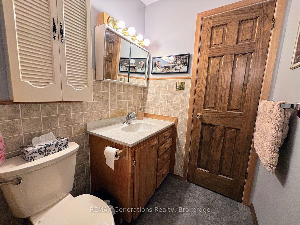 Photo 21 of 14 Lloyd Irwin Street, Marathon — HOMEH