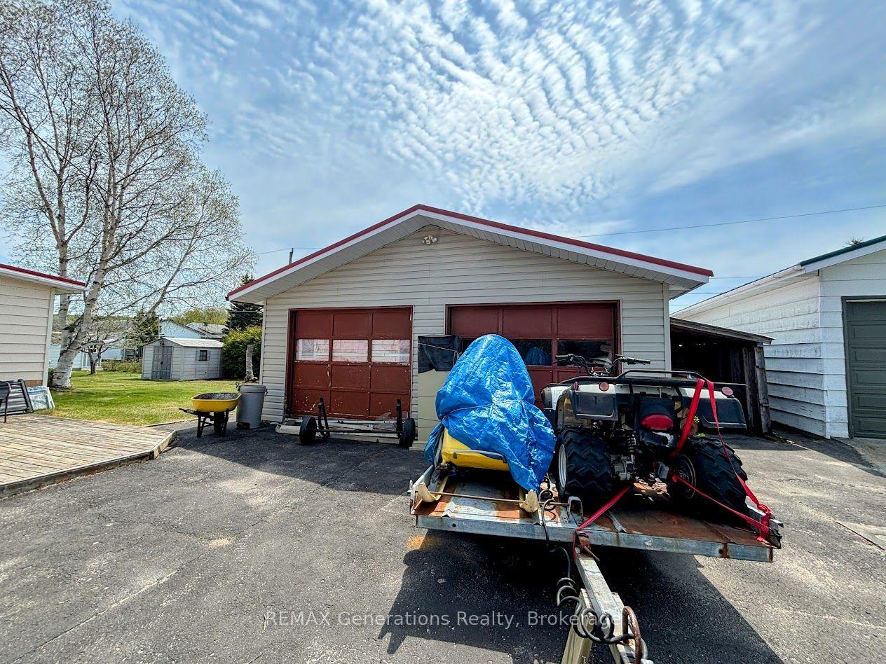 Photo 39 of 14 Lloyd Irwin Street, Marathon — HOMEH