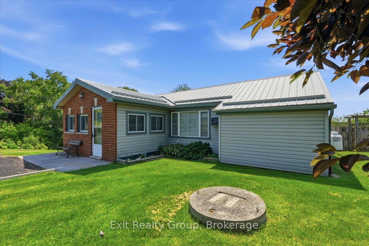 Photo 3 of 1083 Lakeside Drive, Prince Edward County, Ameliasburg Ward — HOMEH