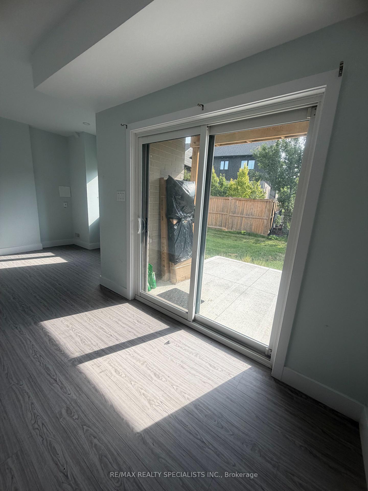 Photo 2 of Unit LOWER, 45 Ferris Circle, Guelph, Clairfields/Hanlon Business Park — HOMEH