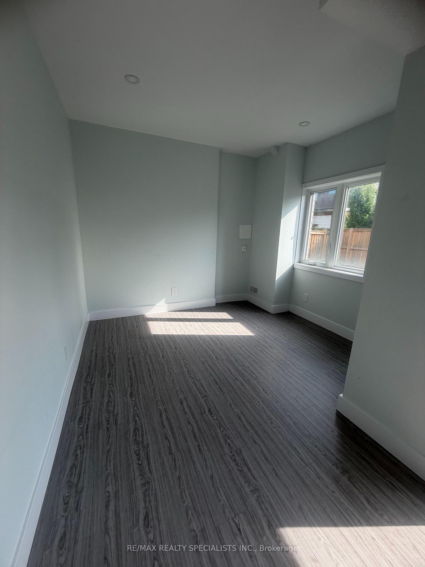 Photo 3 of Unit LOWER, 45 Ferris Circle, Guelph, Clairfields/Hanlon Business Park — HOMEH
