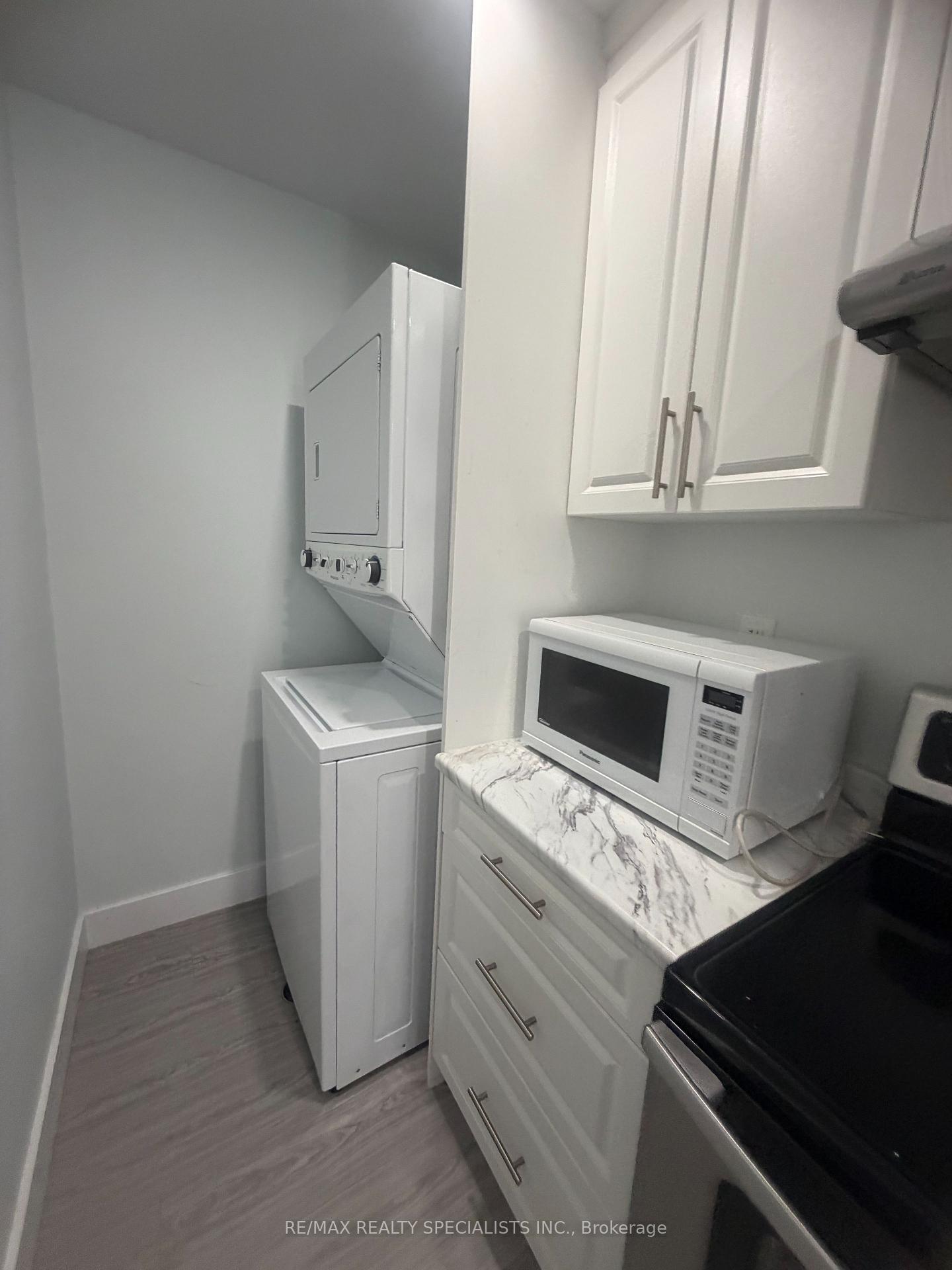 Photo 8 of Unit LOWER, 45 Ferris Circle, Guelph, Clairfields/Hanlon Business Park — HOMEH