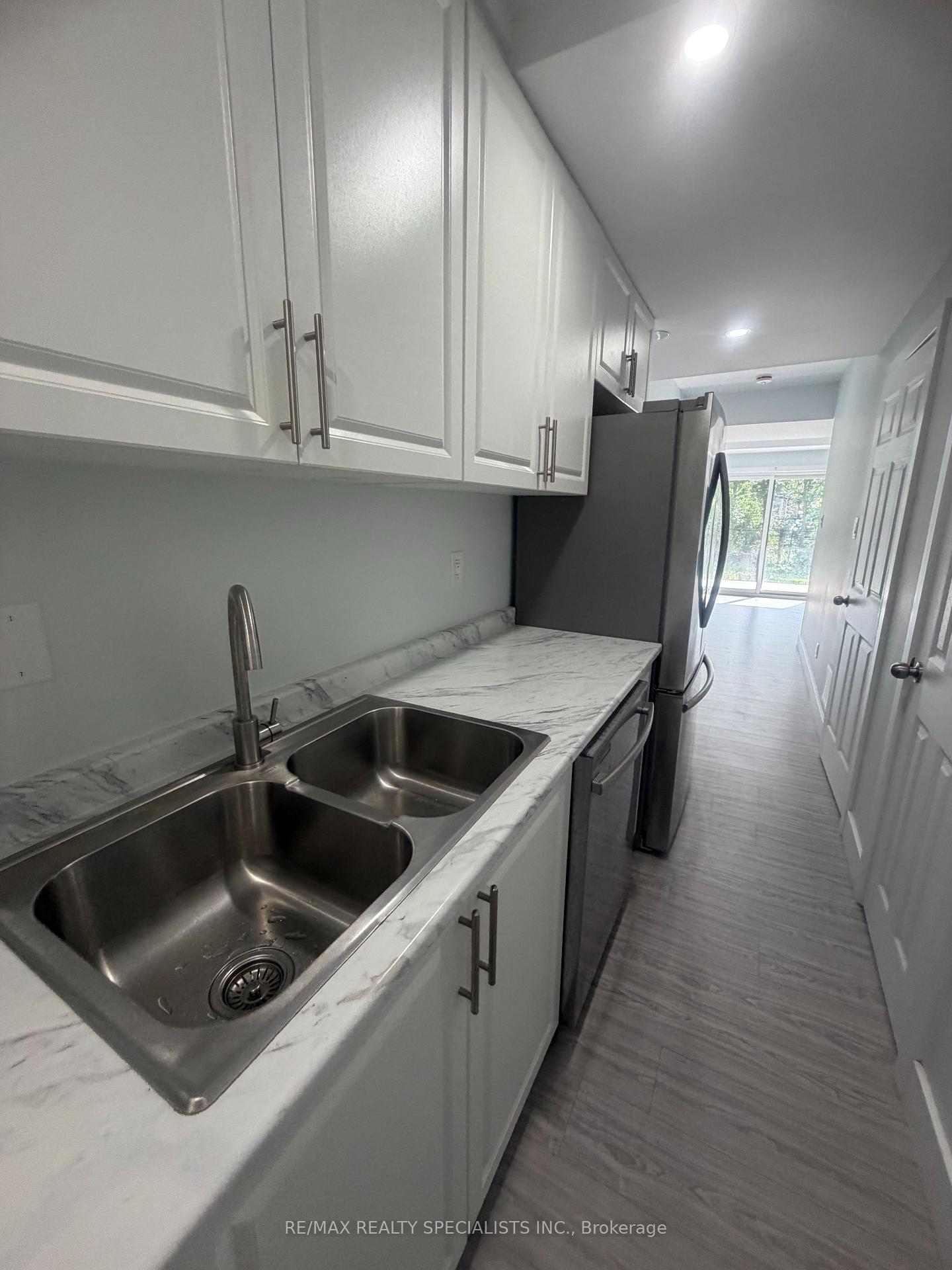 Photo 9 of Unit LOWER, 45 Ferris Circle, Guelph, Clairfields/Hanlon Business Park — HOMEH