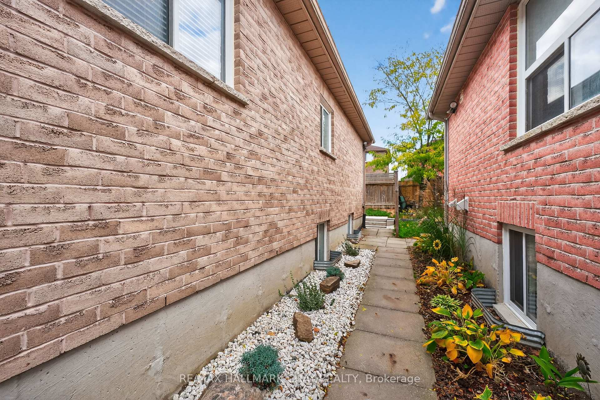 Photo 2 of Unit Lower, 158 Pringle Drive, Barrie, Edgehill Drive — HOMEH