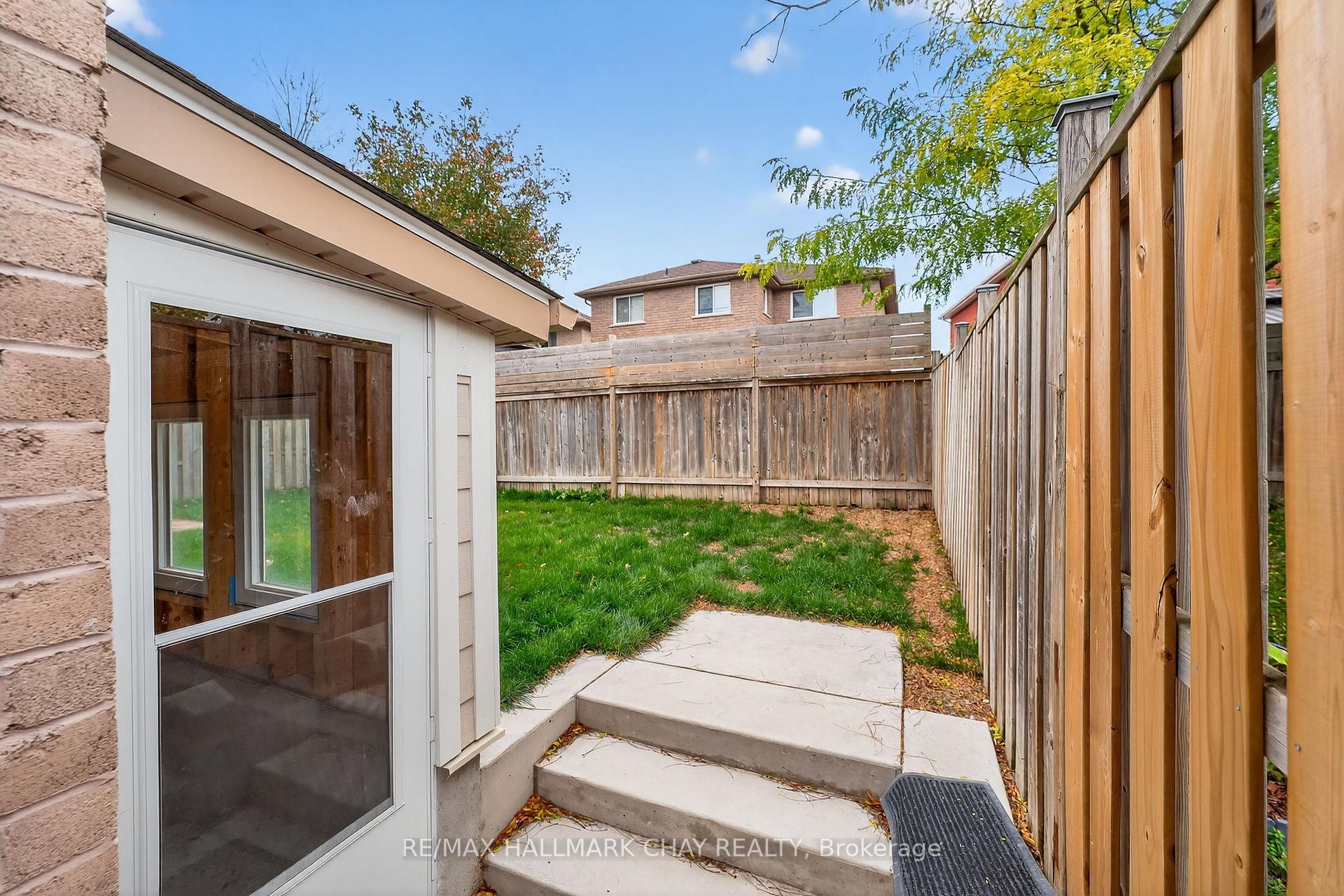 Photo 3 of Unit Lower, 158 Pringle Drive, Barrie, Edgehill Drive — HOMEH