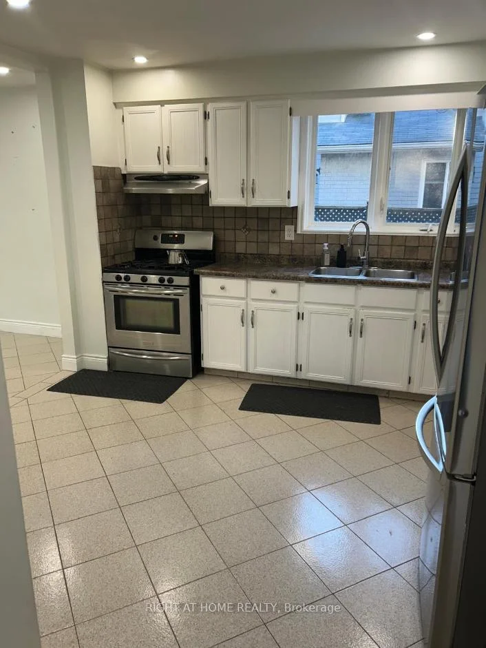 Photo 15 of 27 Wingfield Place E, Hamilton, Gilkson — HOMEH