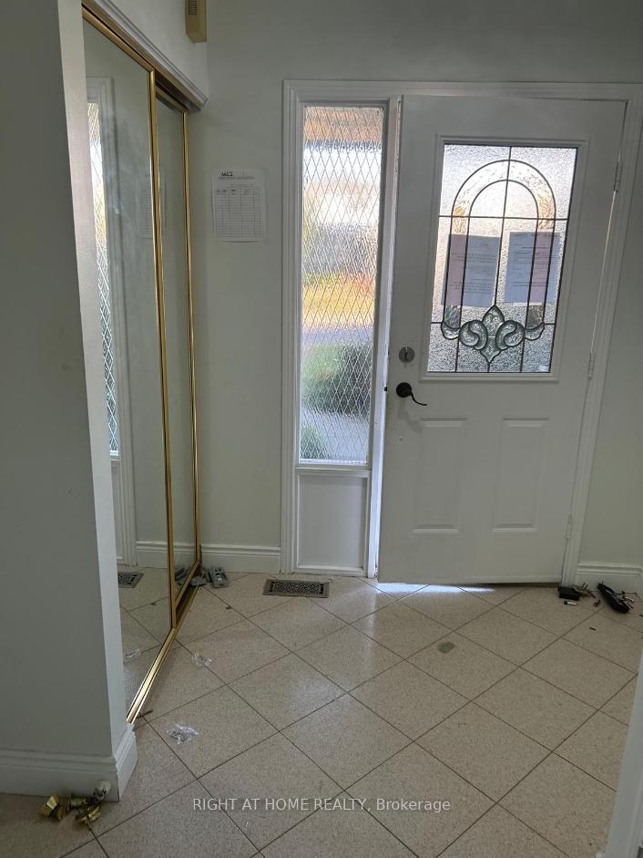 Photo 6 of 27 Wingfield Place E, Hamilton, Gilkson — HOMEH