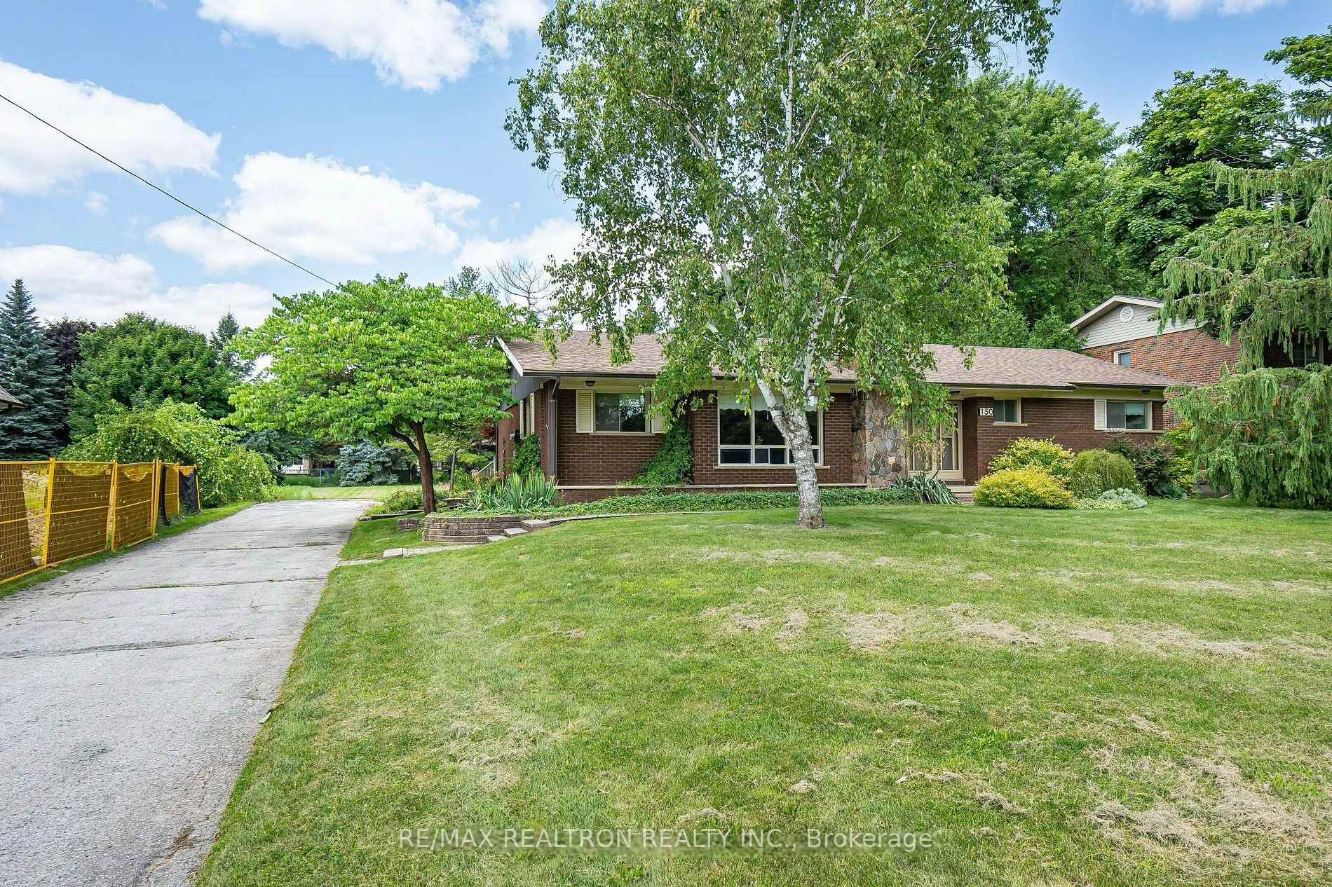 Photo 2 of 150 Church Street, Markham, Markham Village — HOMEH