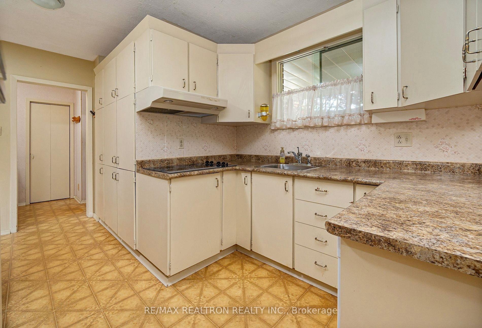 Photo 11 of 150 Church Street, Markham, Markham Village — HOMEH