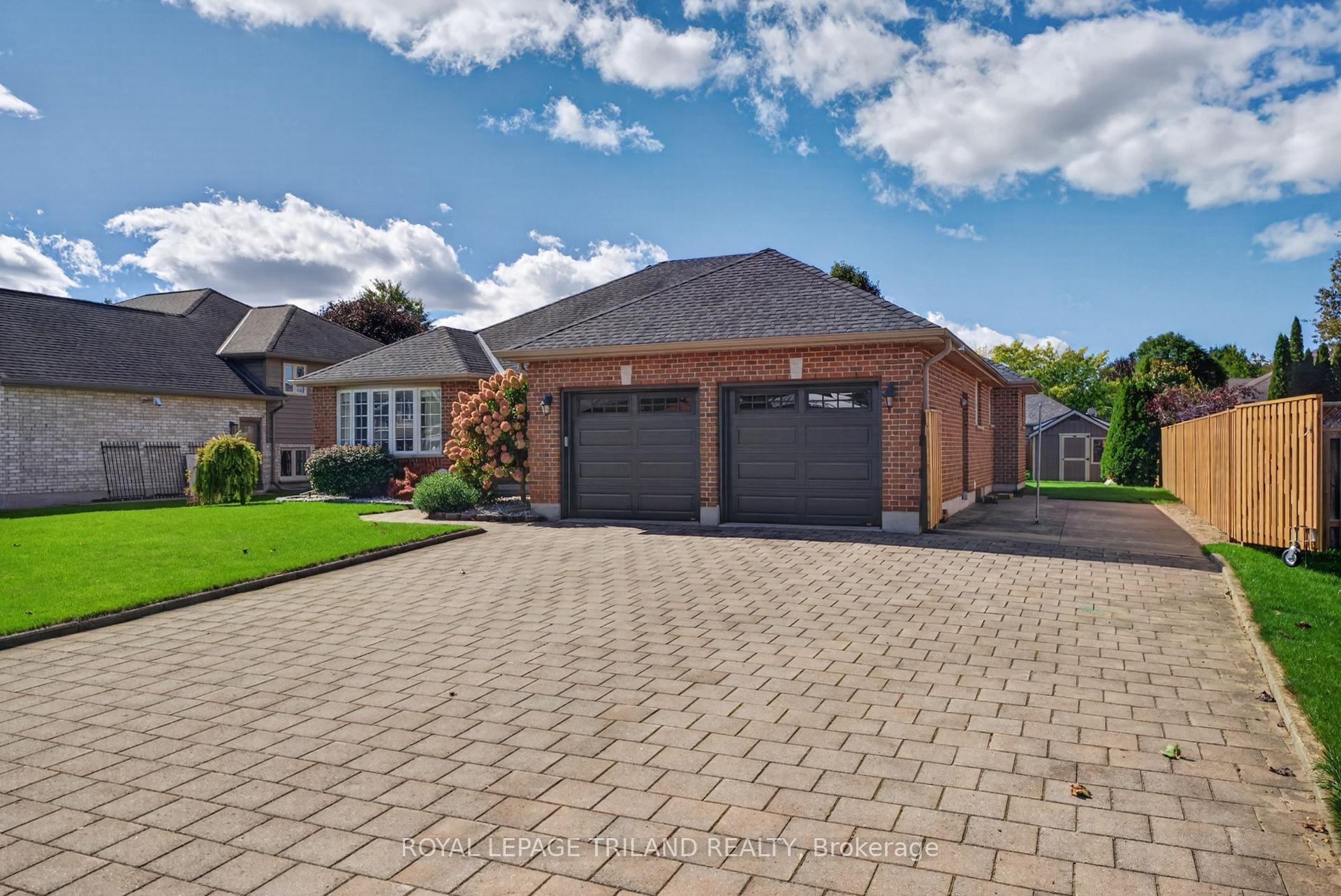 Photo 4 of 45 Parkview Drive, Thames Centre, Dorchester — HOMEH