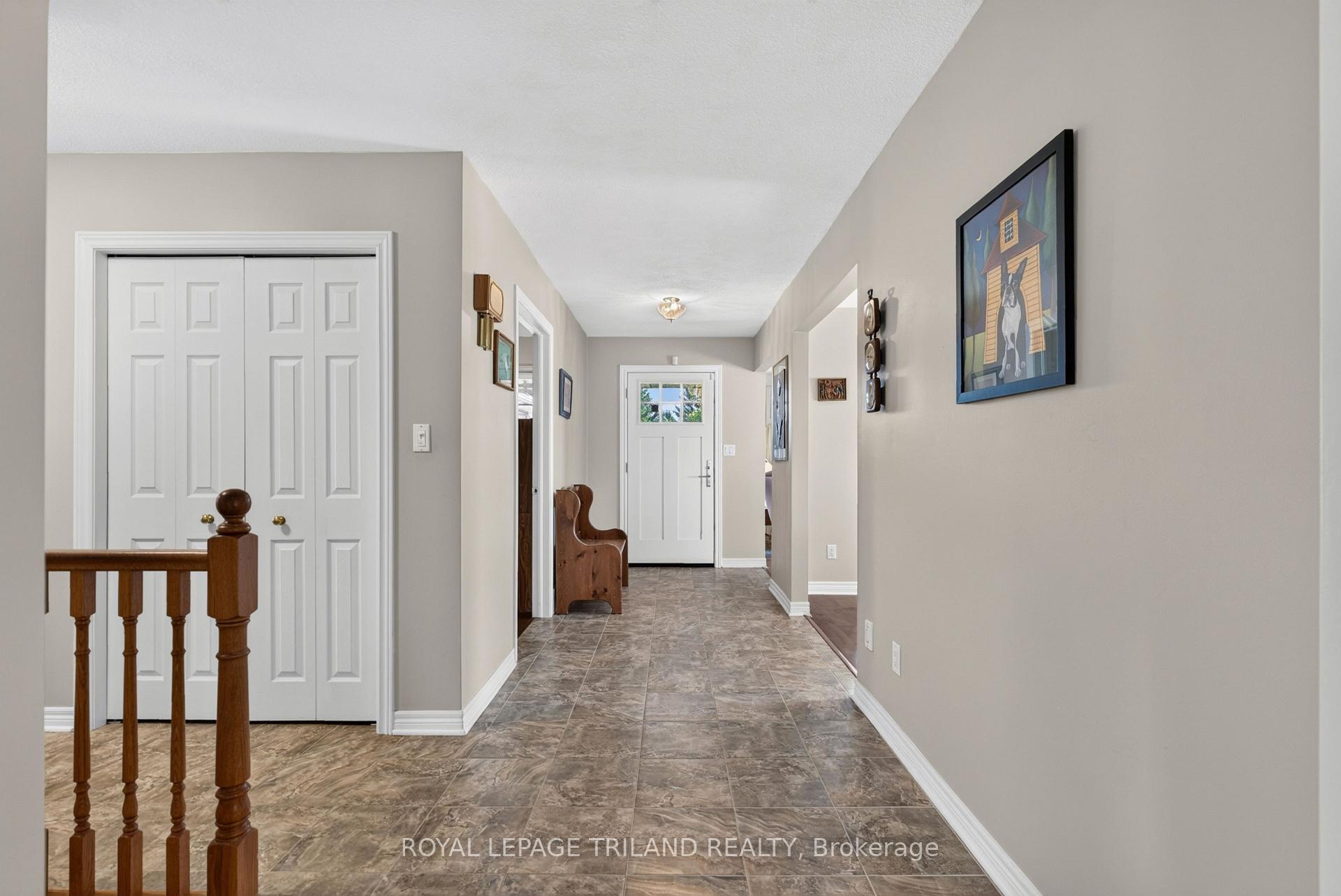 Photo 5 of 45 Parkview Drive, Thames Centre, Dorchester — HOMEH
