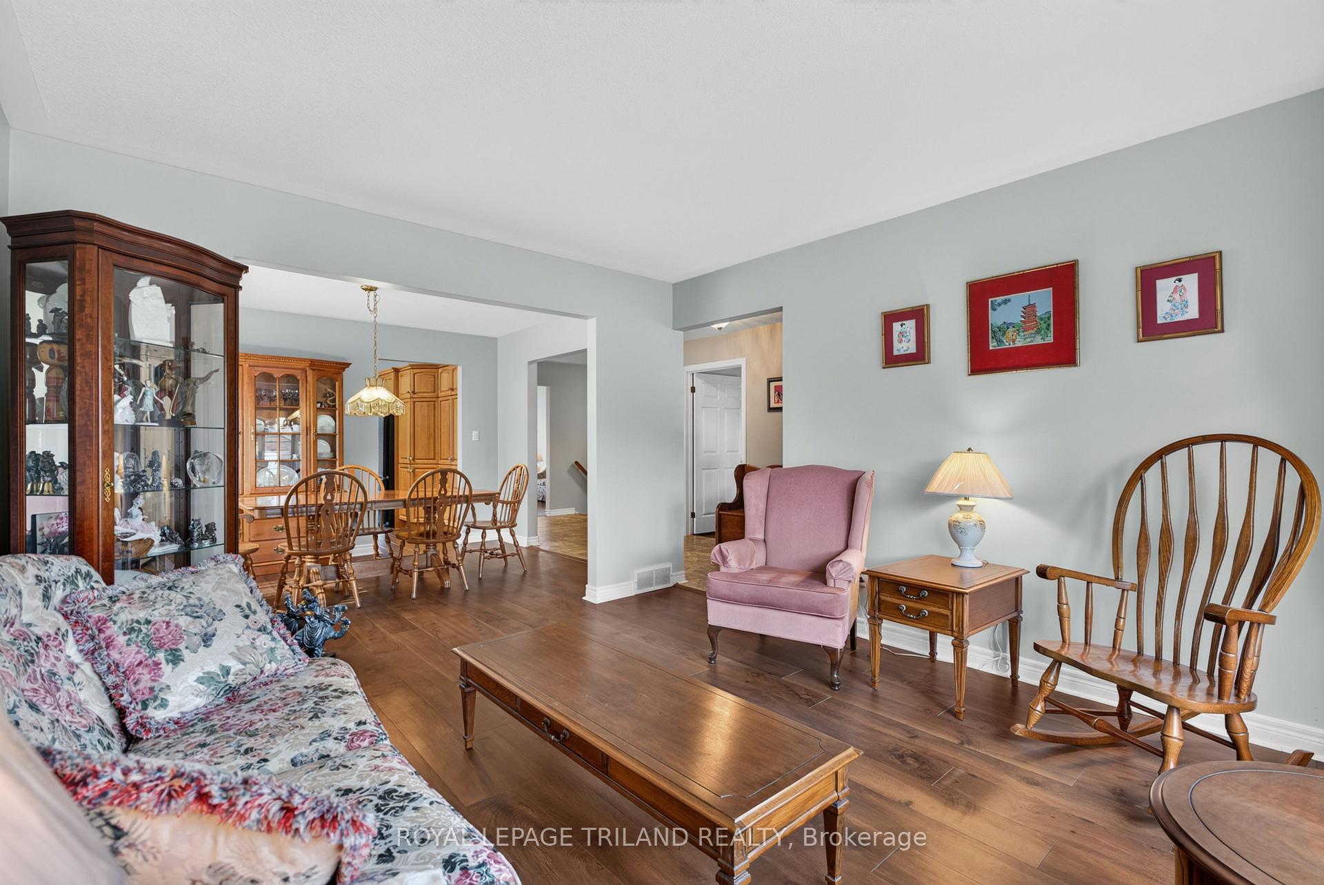 Photo 9 of 45 Parkview Drive, Thames Centre, Dorchester — HOMEH