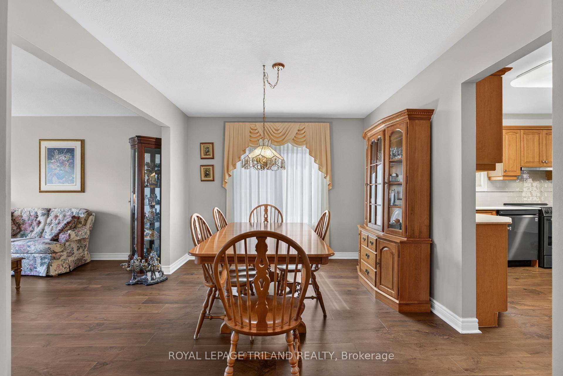 Photo 11 of 45 Parkview Drive, Thames Centre, Dorchester — HOMEH