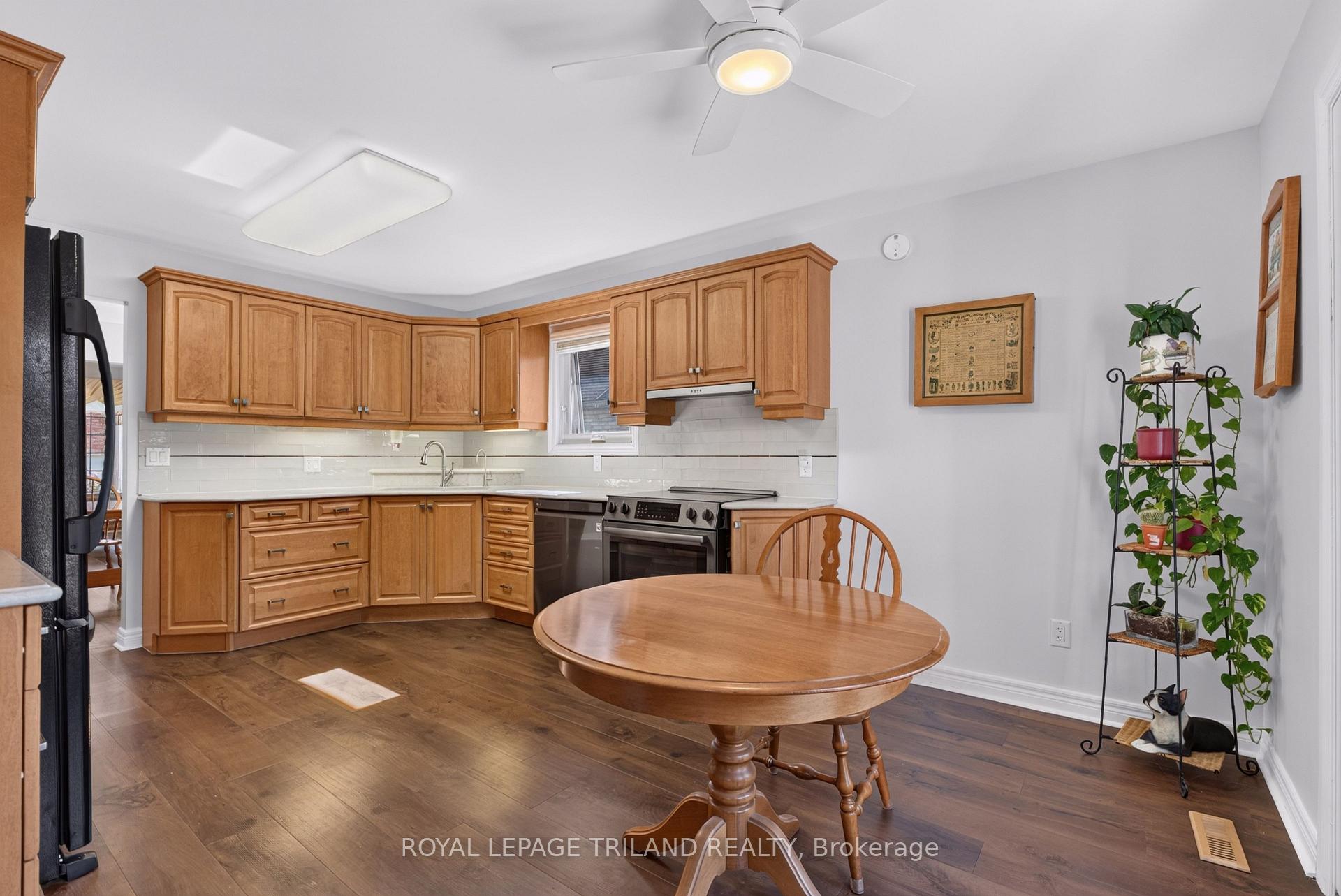 Photo 17 of 45 Parkview Drive, Thames Centre, Dorchester — HOMEH
