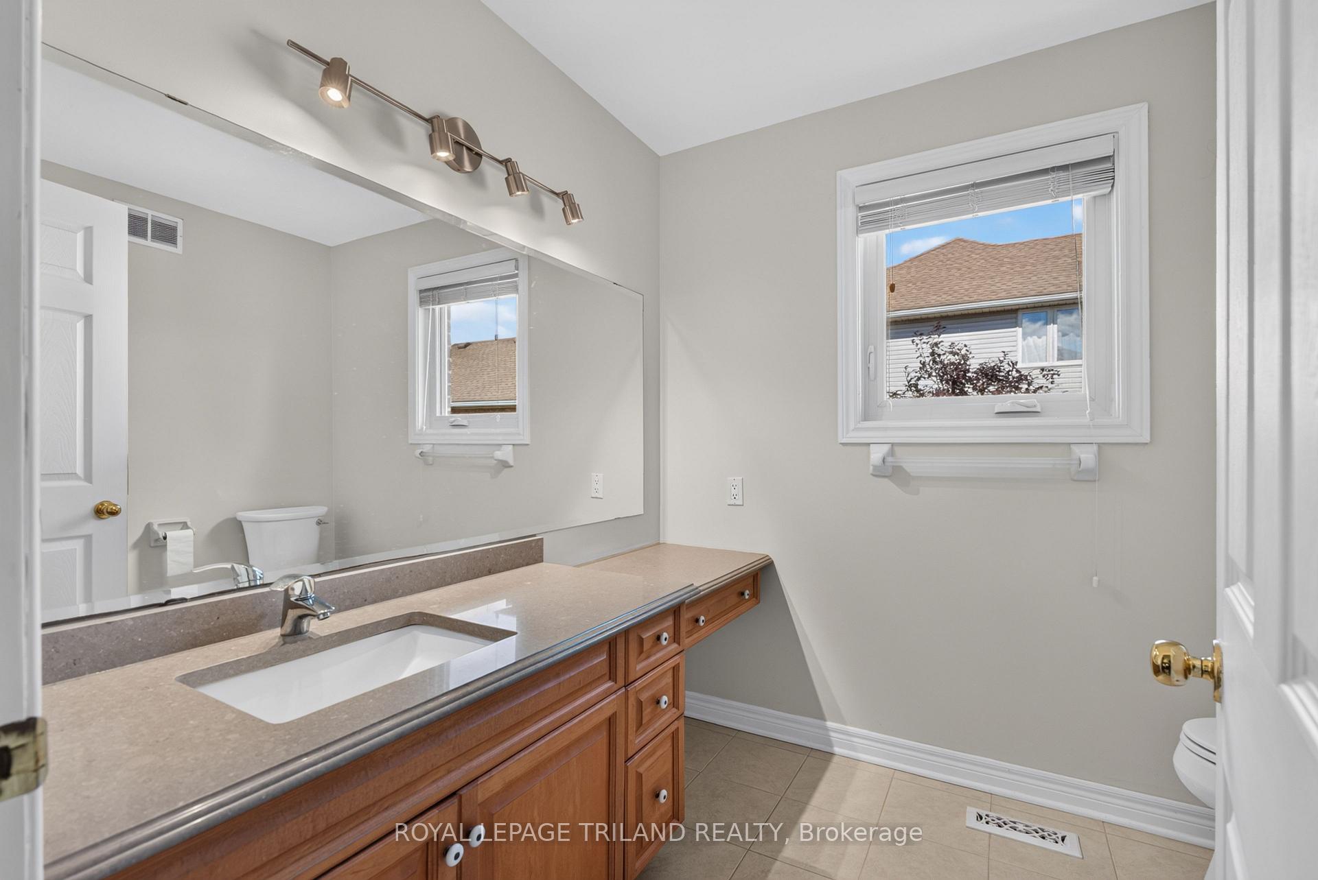 Photo 21 of 45 Parkview Drive, Thames Centre, Dorchester — HOMEH