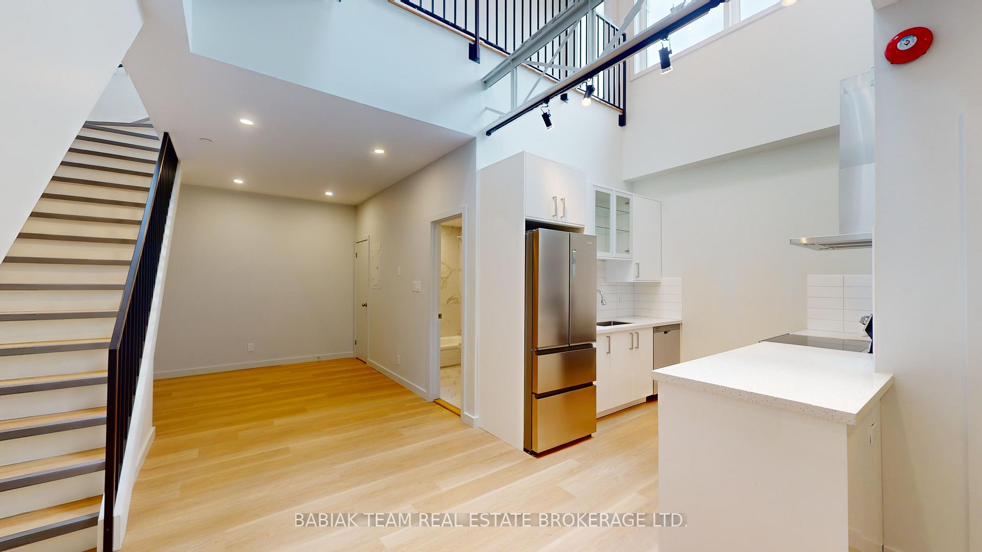 Photo 4 of Unit 203, 268 Jane Street, Toronto, Lambton Baby Point — HOMEH