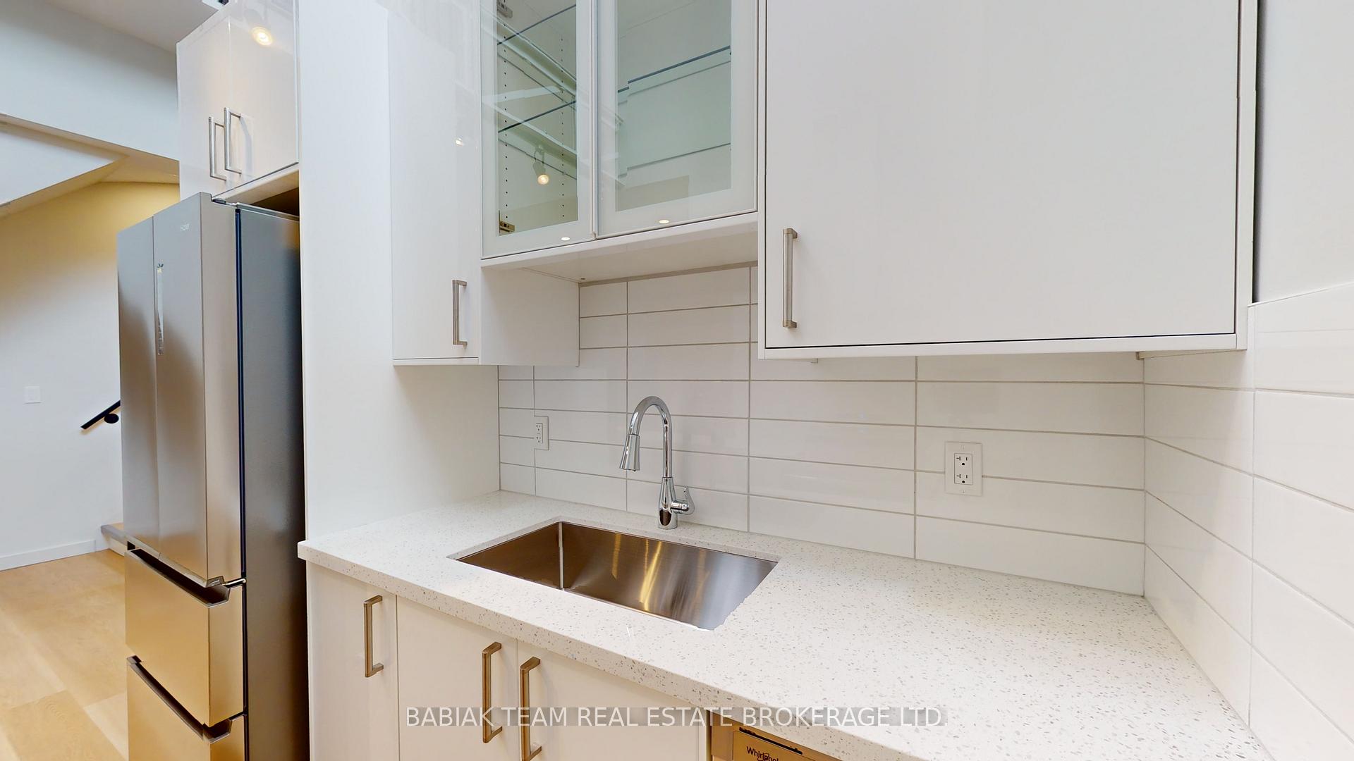 Photo 7 of Unit 203, 268 Jane Street, Toronto, Lambton Baby Point — HOMEH