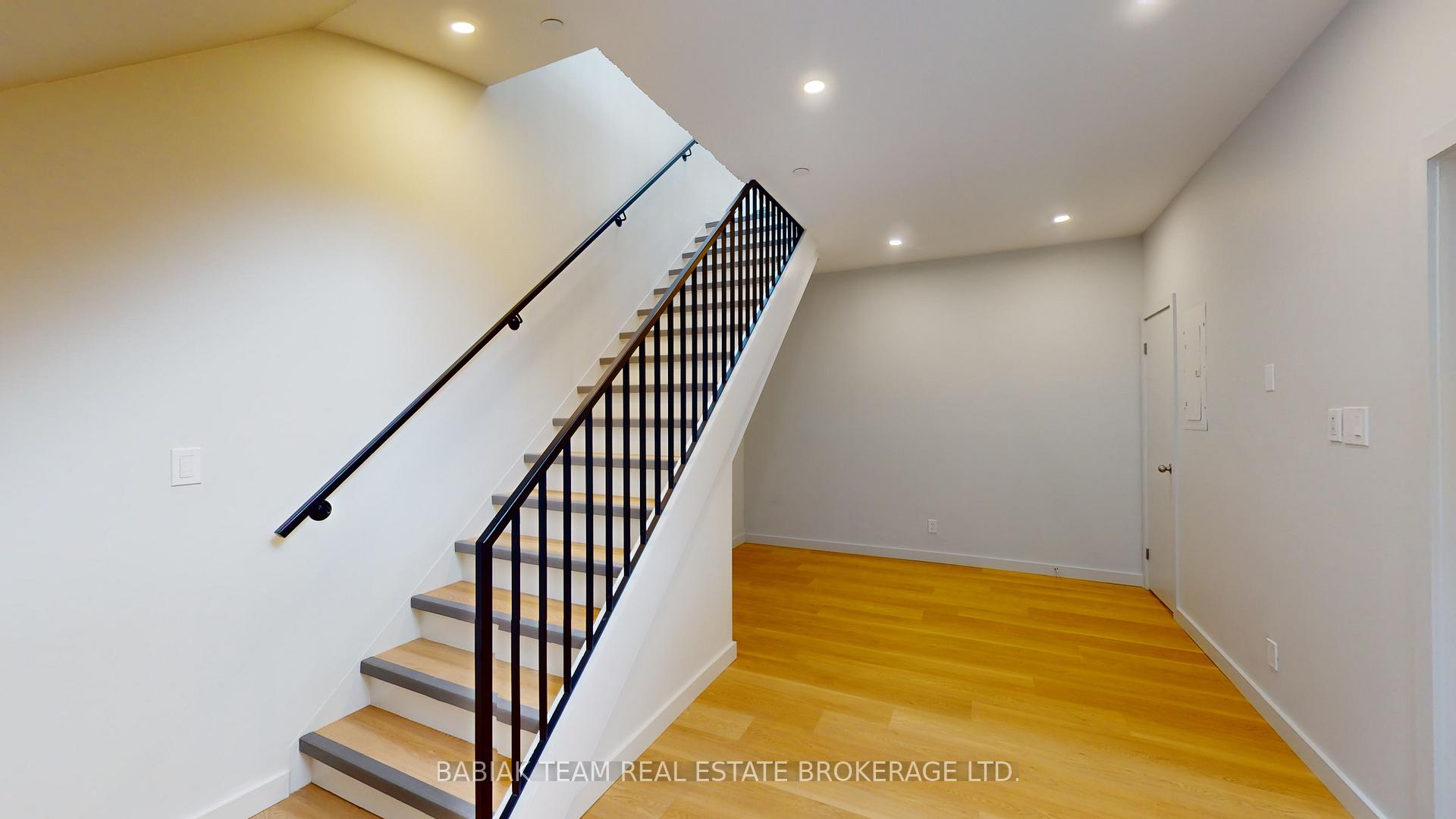 Photo 8 of Unit 203, 268 Jane Street, Toronto, Lambton Baby Point — HOMEH