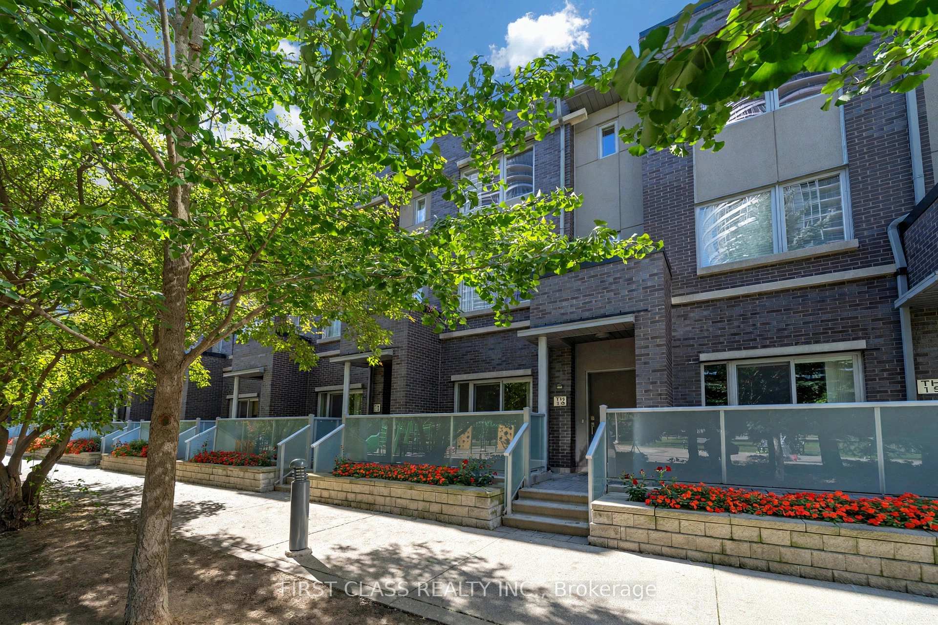 Photo of Unit 14, 310 Village Green Square