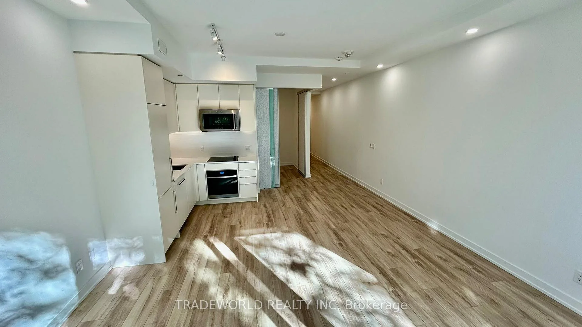 Photo 13 of Unit 211, 181 Sheppard Avenue E, North York, Willowdale East — HOMEH