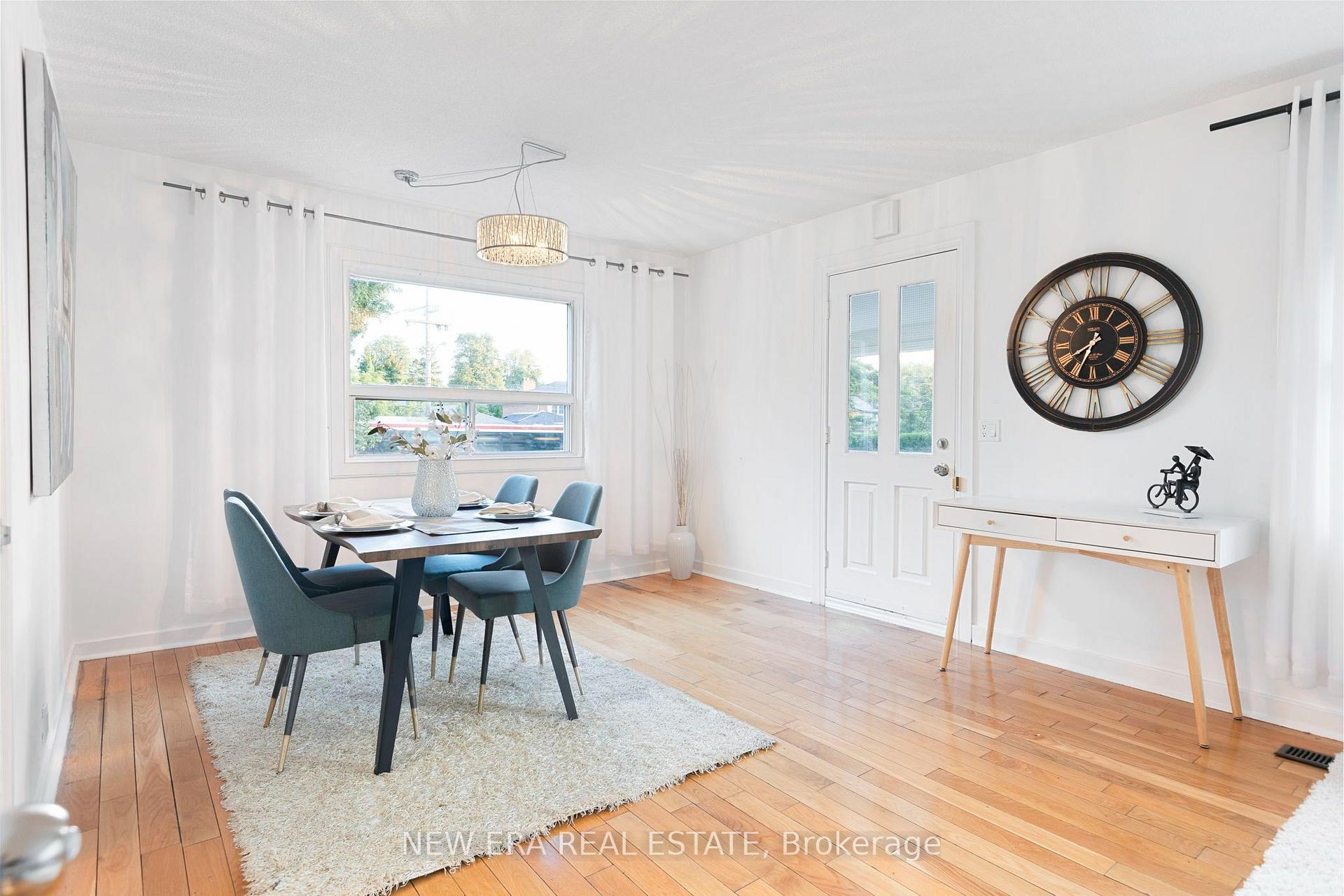 Photo 8 of 4246 Bloor Street W, Etobicoke, Markland Wood — HOMEH