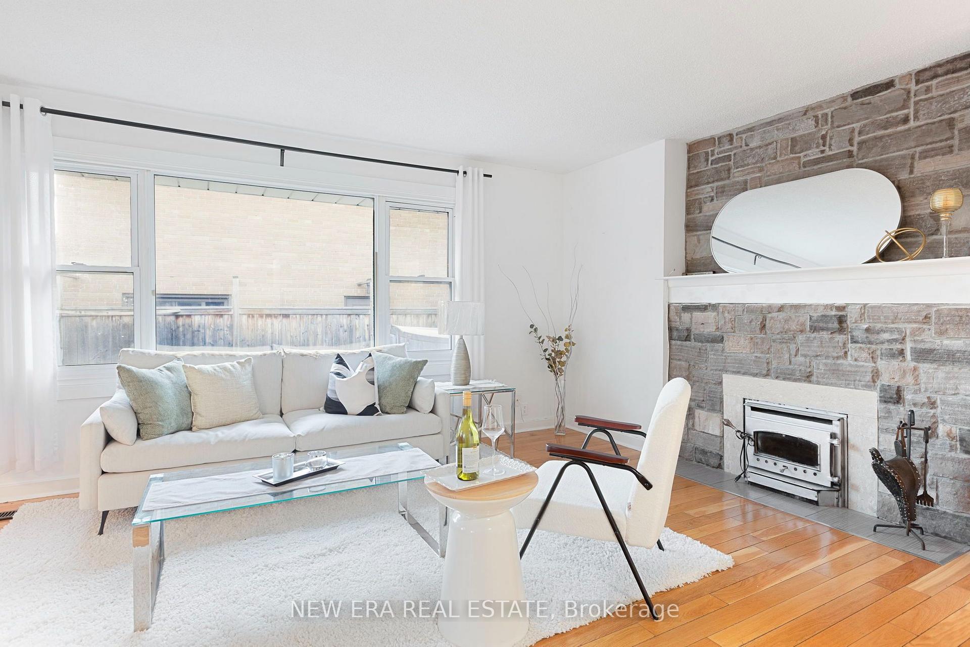 Photo 9 of 4246 Bloor Street W, Etobicoke, Markland Wood — HOMEH