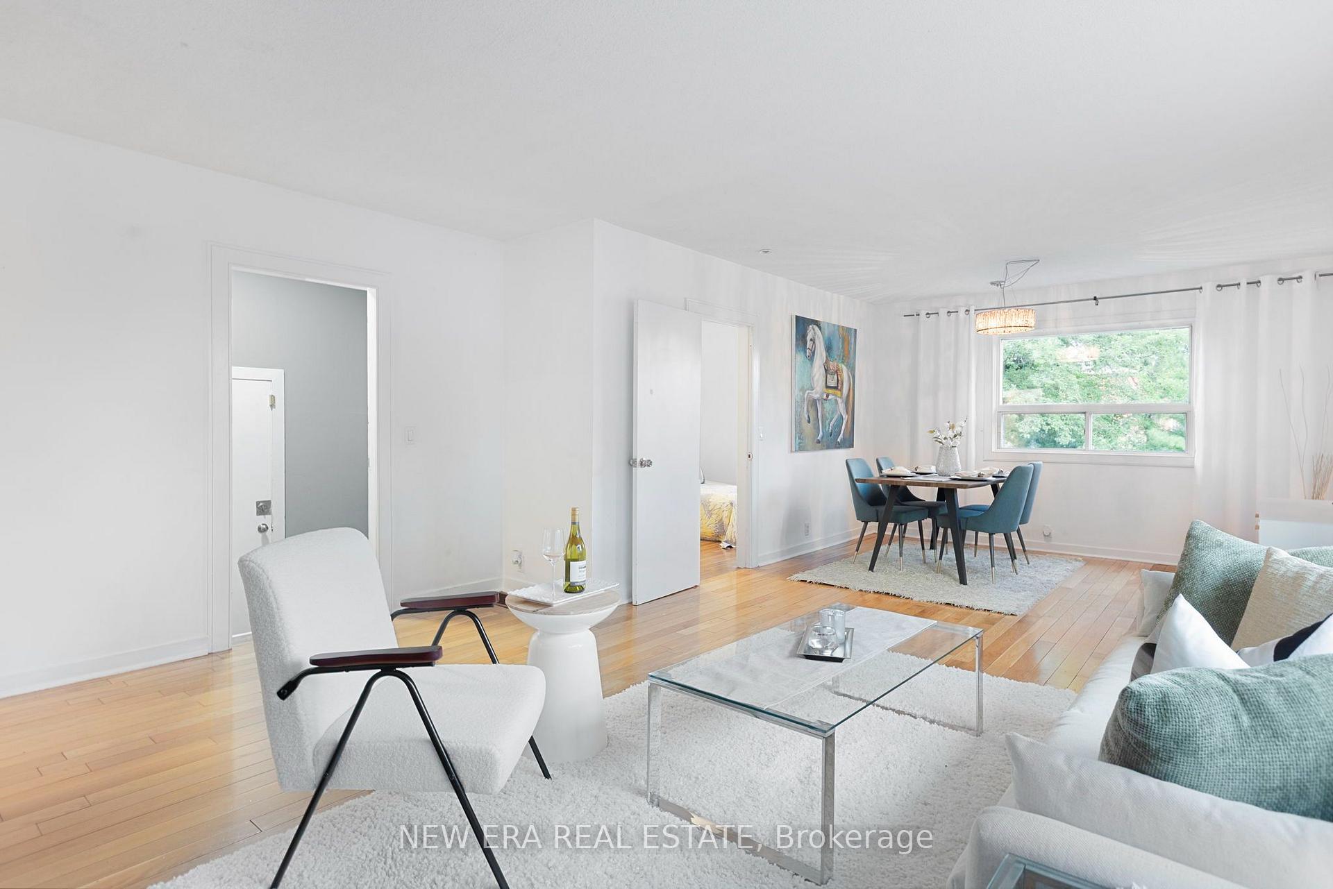 Photo 10 of 4246 Bloor Street W, Etobicoke, Markland Wood — HOMEH
