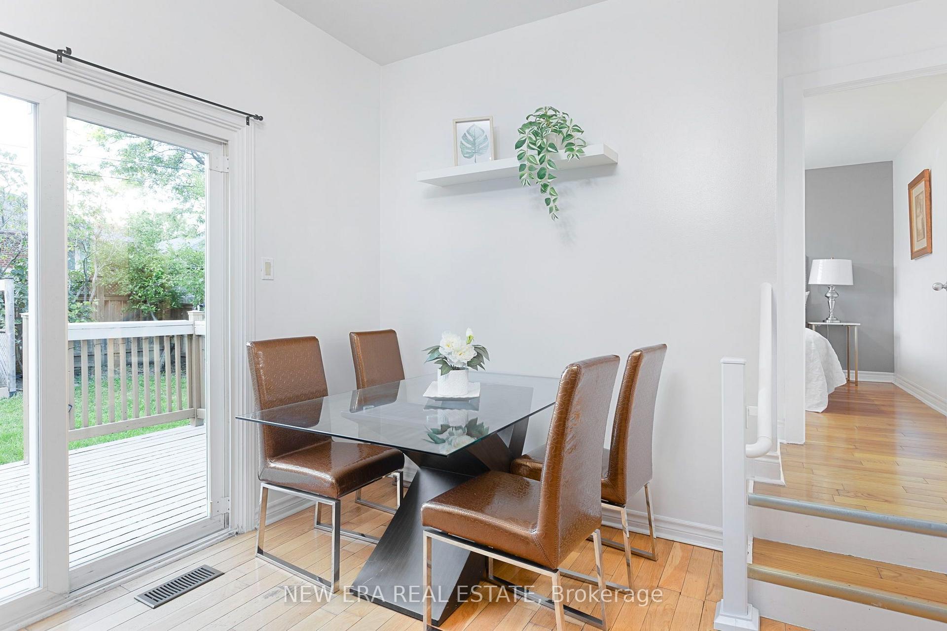 Photo 20 of 4246 Bloor Street W, Etobicoke, Markland Wood — HOMEH