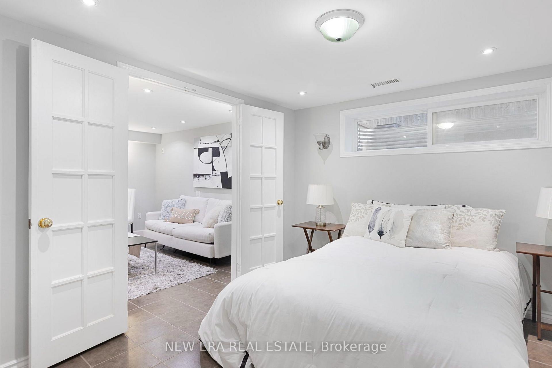 Photo 28 of 4246 Bloor Street W, Etobicoke, Markland Wood — HOMEH
