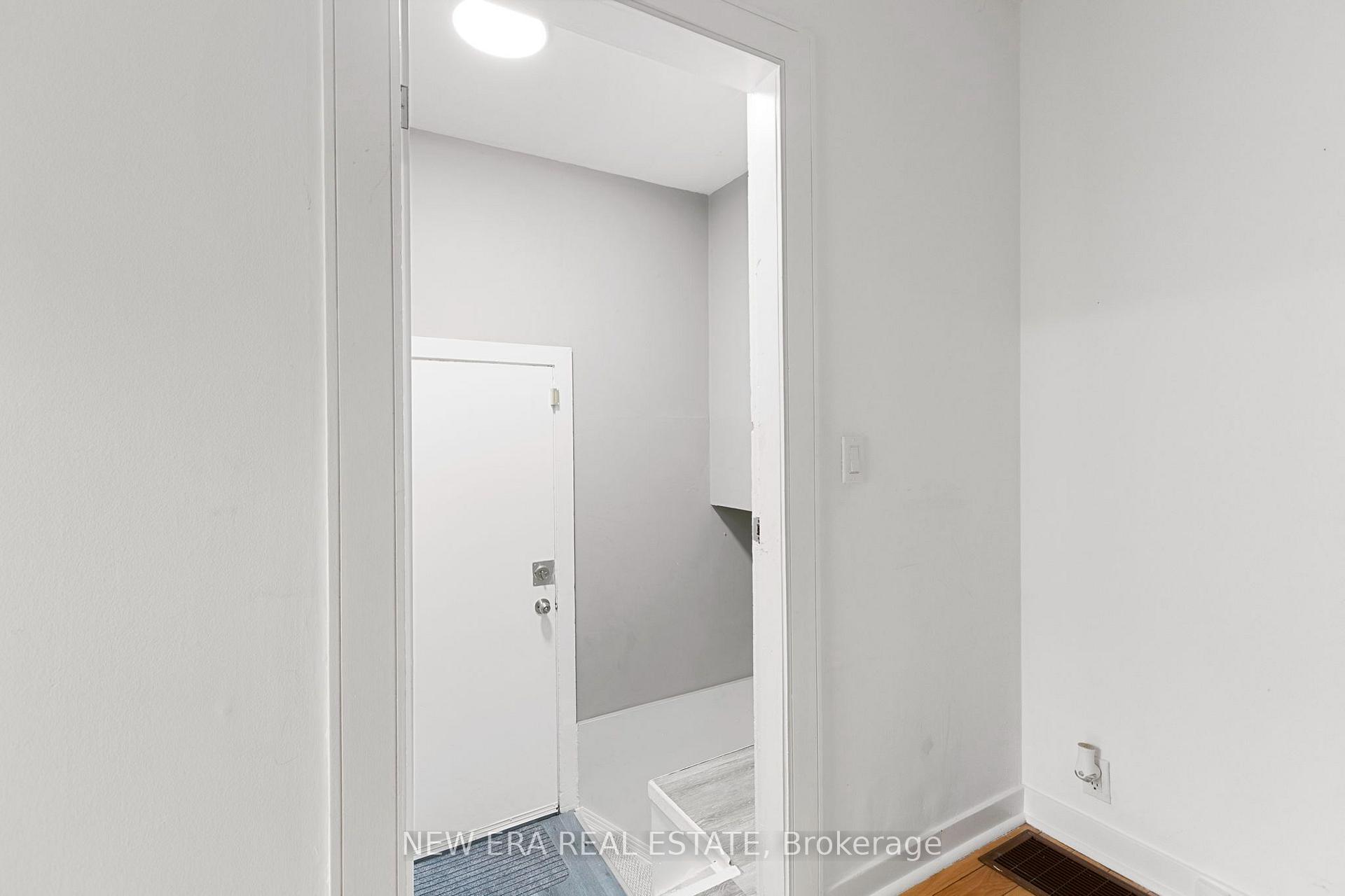 Photo 33 of 4246 Bloor Street W, Etobicoke, Markland Wood — HOMEH